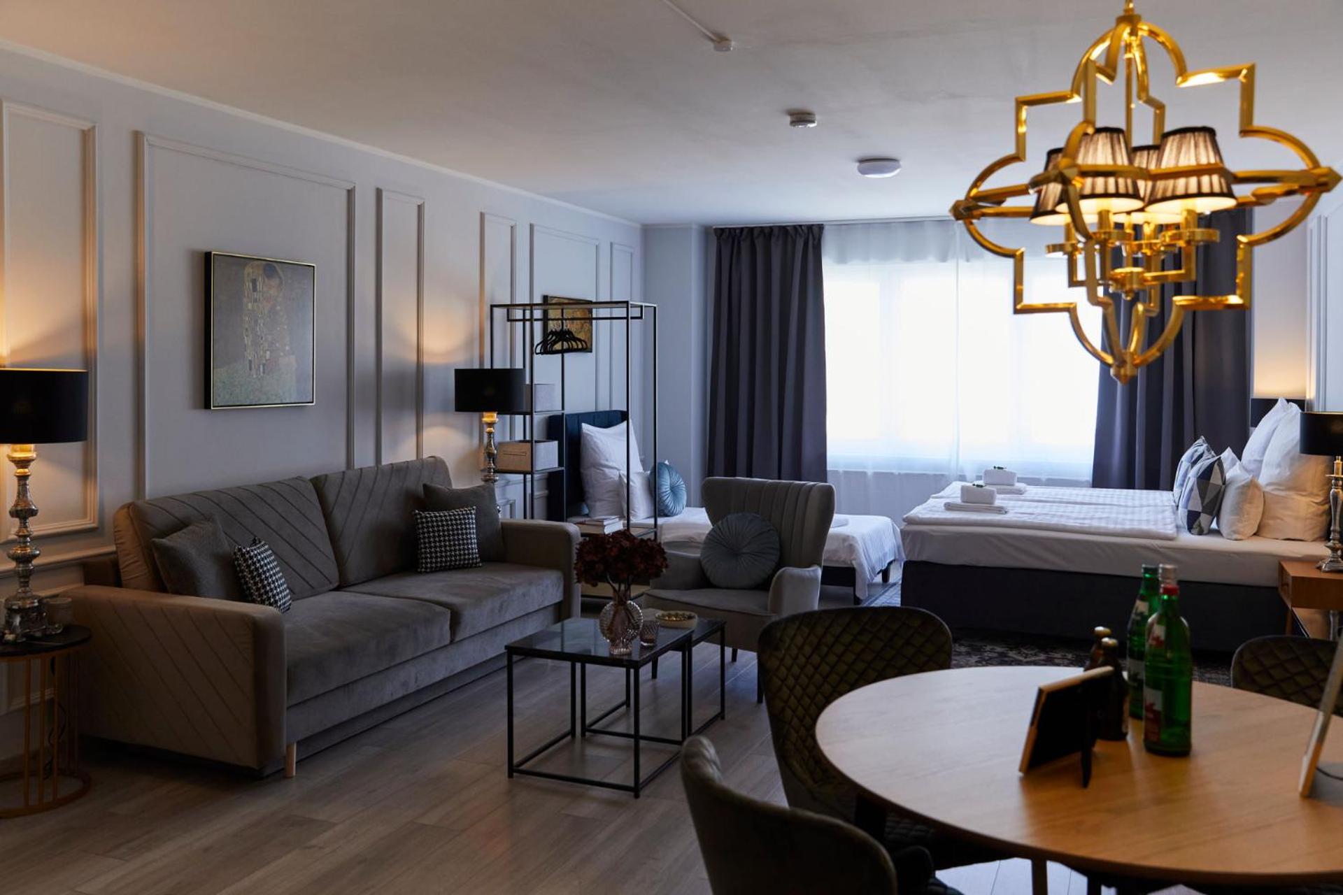 R B Apartment Hamburg Comfort am Flughafen für 1-5 Personen - ideal für Geschäftsreisende und Familien - Küche - Smart TV - Waschtrockner - kostenloser Par