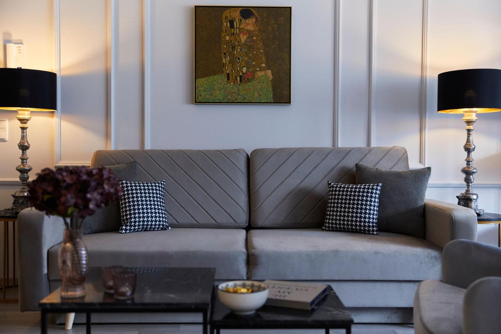 R B Apartment Hamburg Comfort am Flughafen für 1-5 Personen - ideal für Geschäftsreisende und Familien - Küche - Smart TV - Waschtrockner - kostenloser Par
