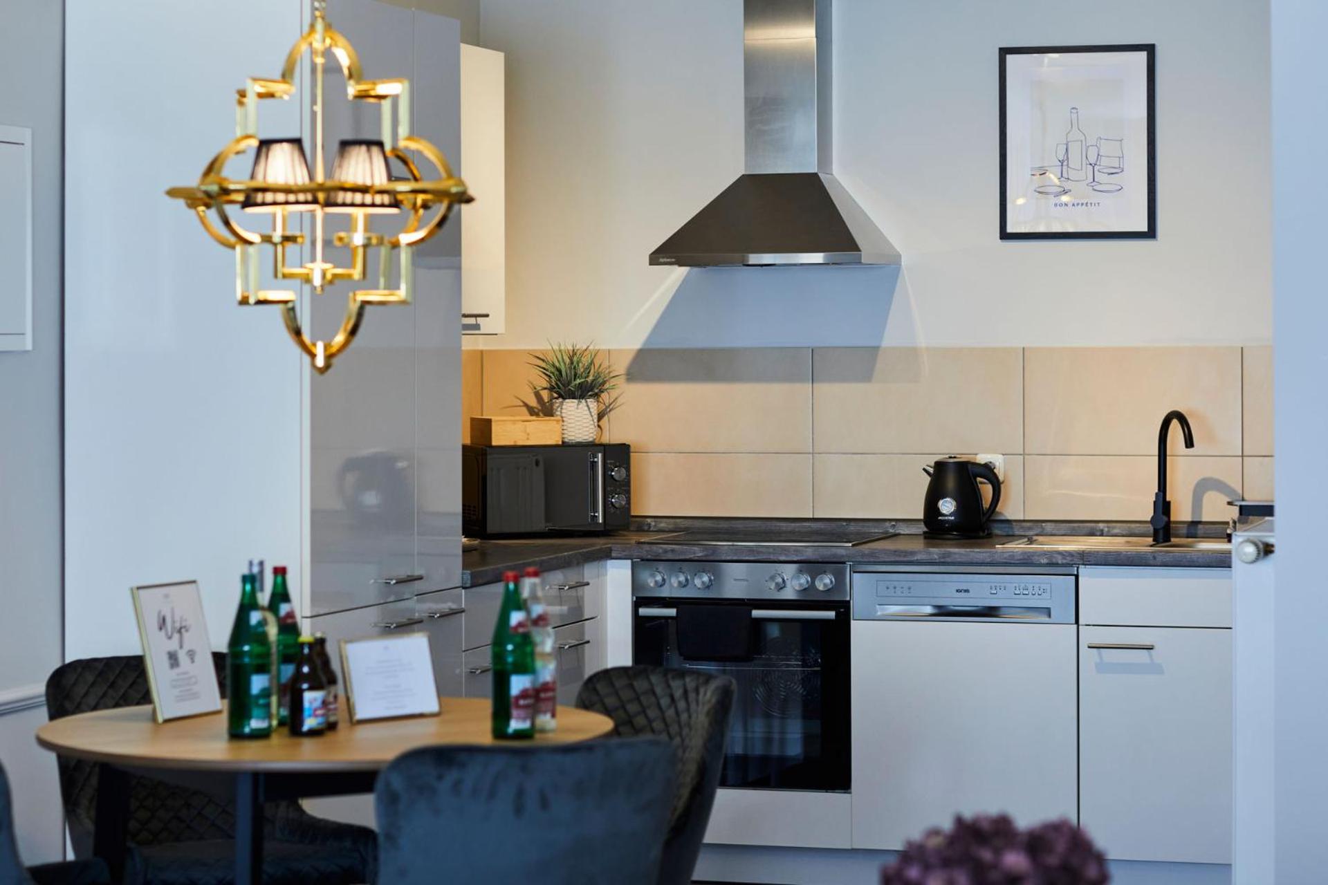 R B Apartment Hamburg Comfort am Flughafen für 1-5 Personen - ideal für Geschäftsreisende und Familien - Küche - Smart TV - Waschtrockner - kostenloser Par