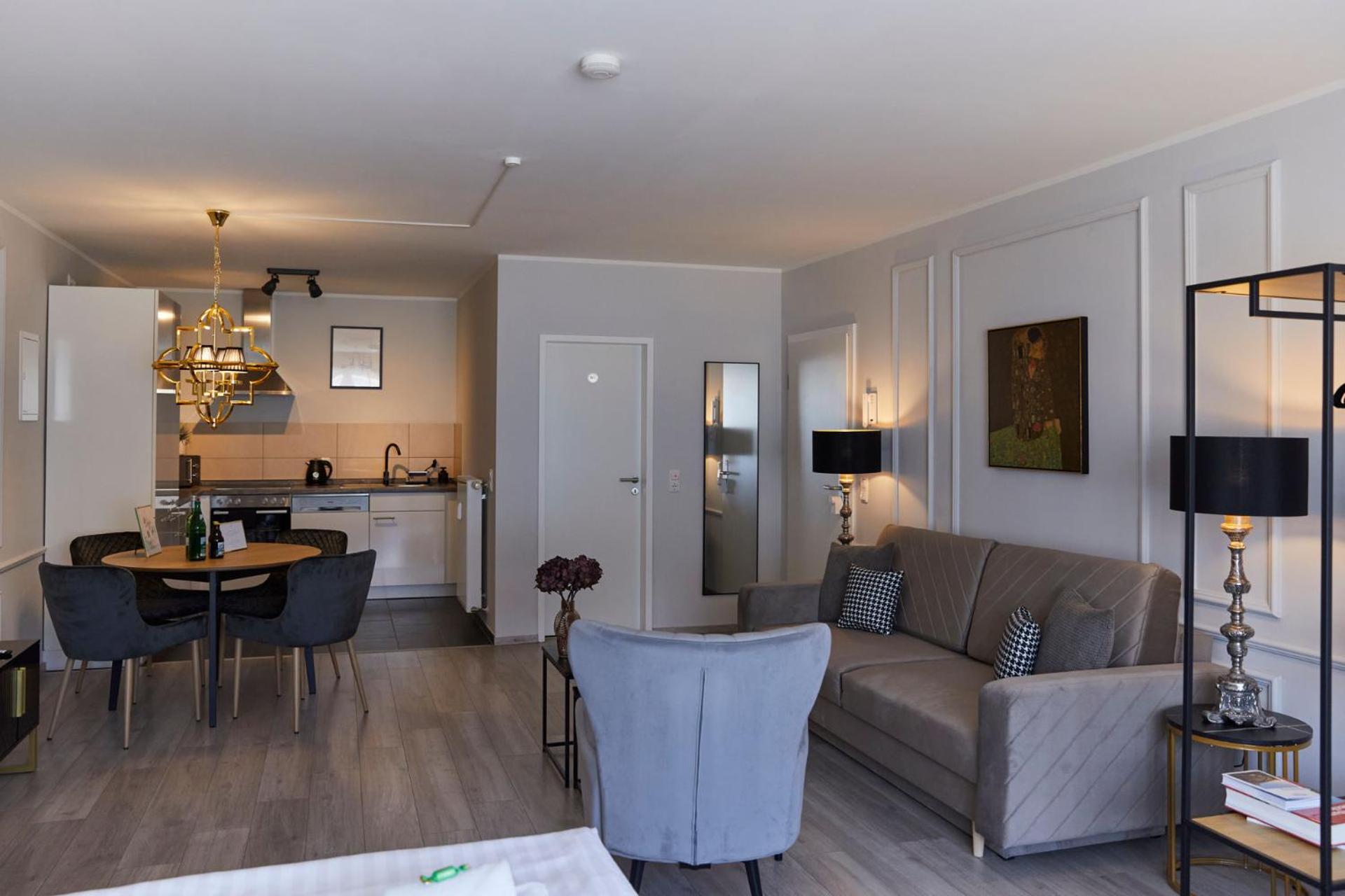 R B Apartment Hamburg Comfort am Flughafen für 1-5 Personen - ideal für Geschäftsreisende und Familien - Küche - Smart TV - Waschtrockner - kostenloser Par