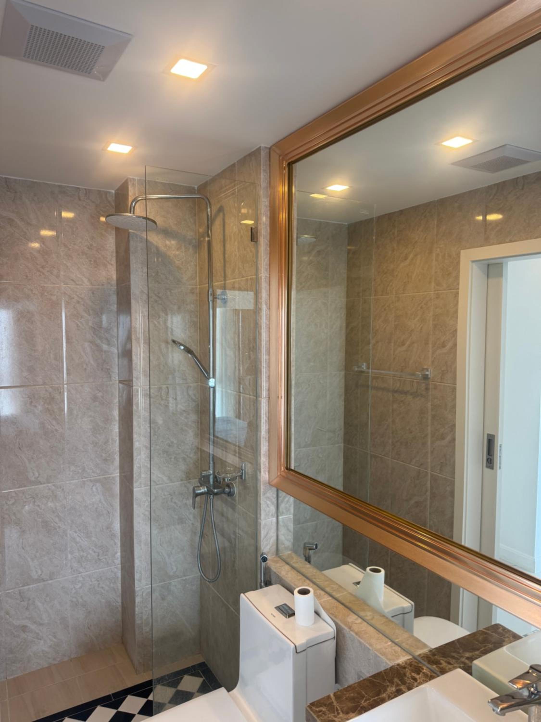 Empire Tower Suite - Luxe 1BR near the Beach