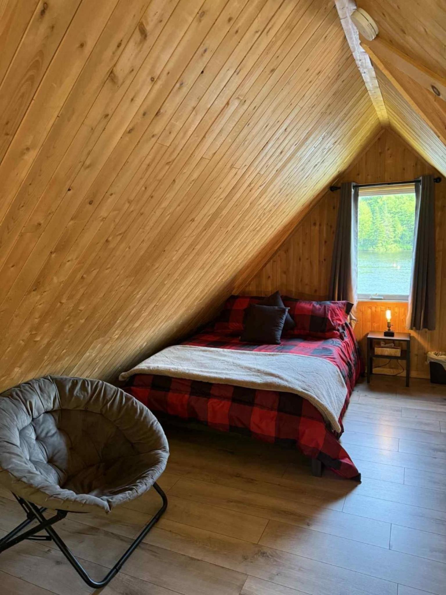 Chalet au bord de l'eau avec spa privé - Mauricie - Portneuf - Québec