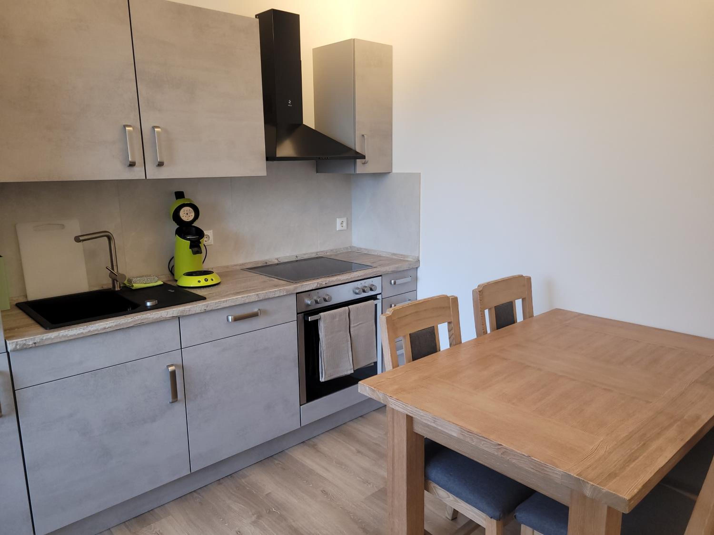 KomfortPlus - modernes Wohlfühl-Apartment mit Balkon & Parkplatz