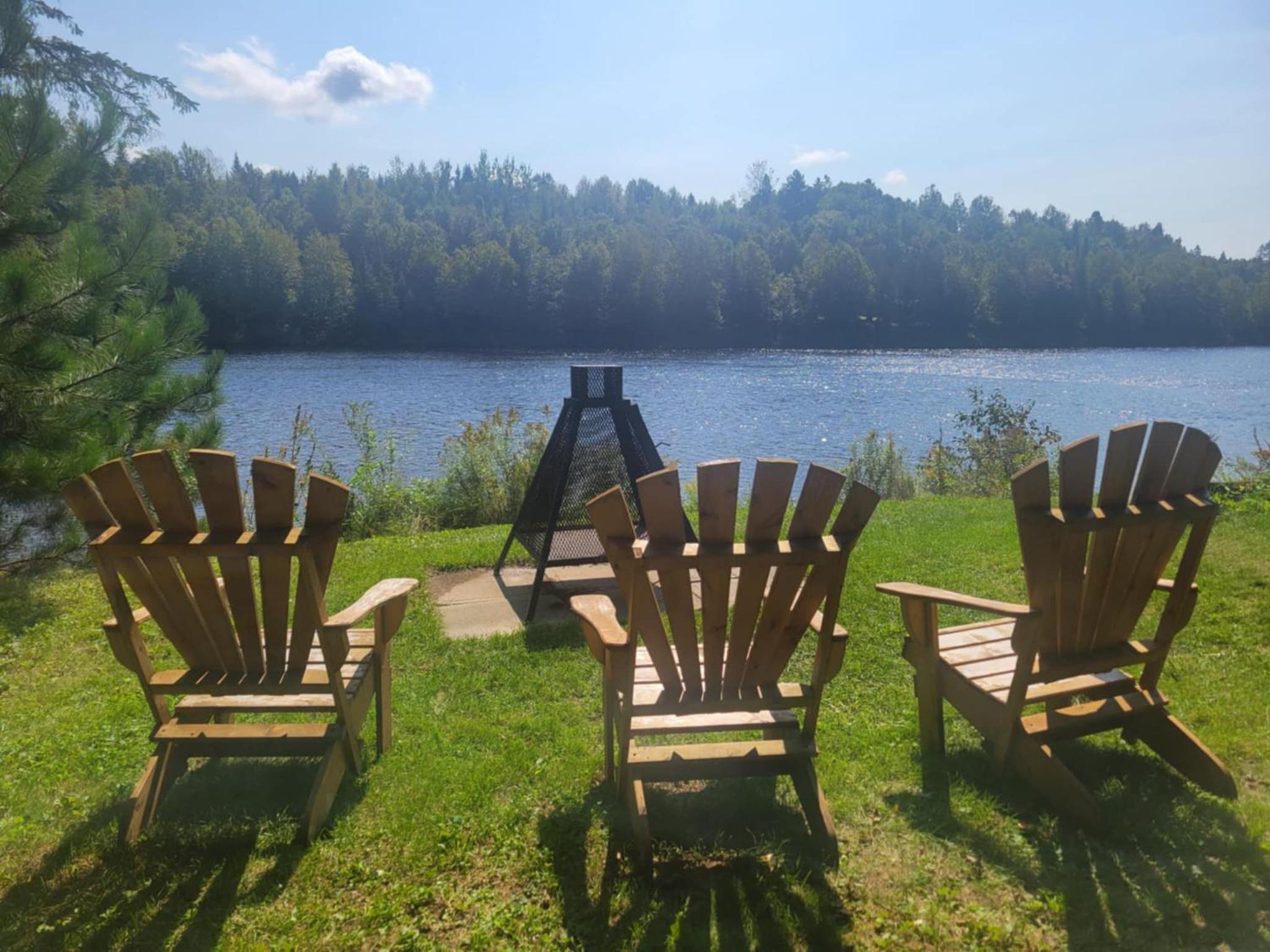 Chalet au bord de l'eau avec spa privé - Mauricie - Portneuf - Québec
