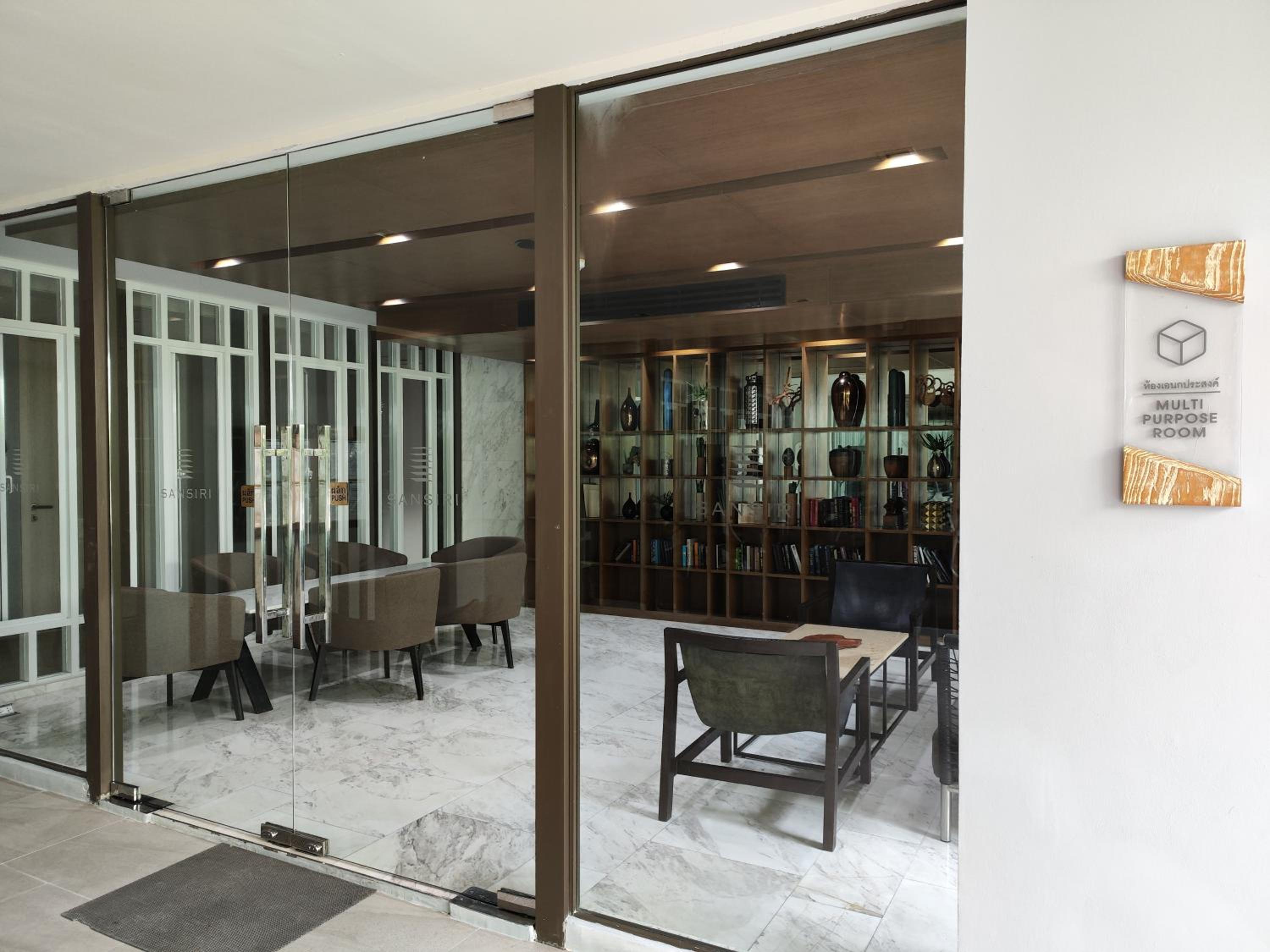4 Floor - The Base Downtown Condominium next to Central Shopping Mall
