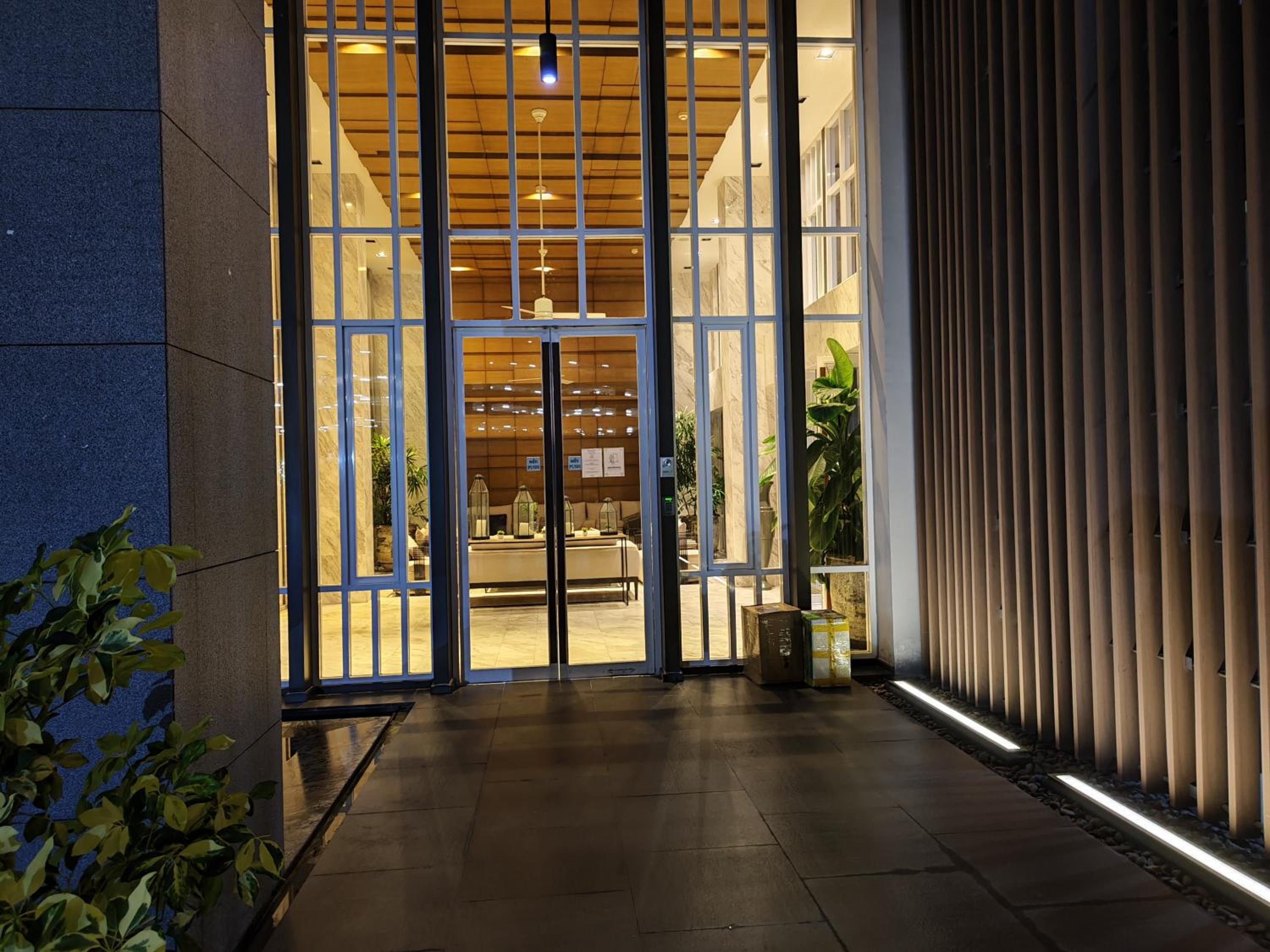 4 Floor - The Base Downtown Condominium next to Central Shopping Mall
