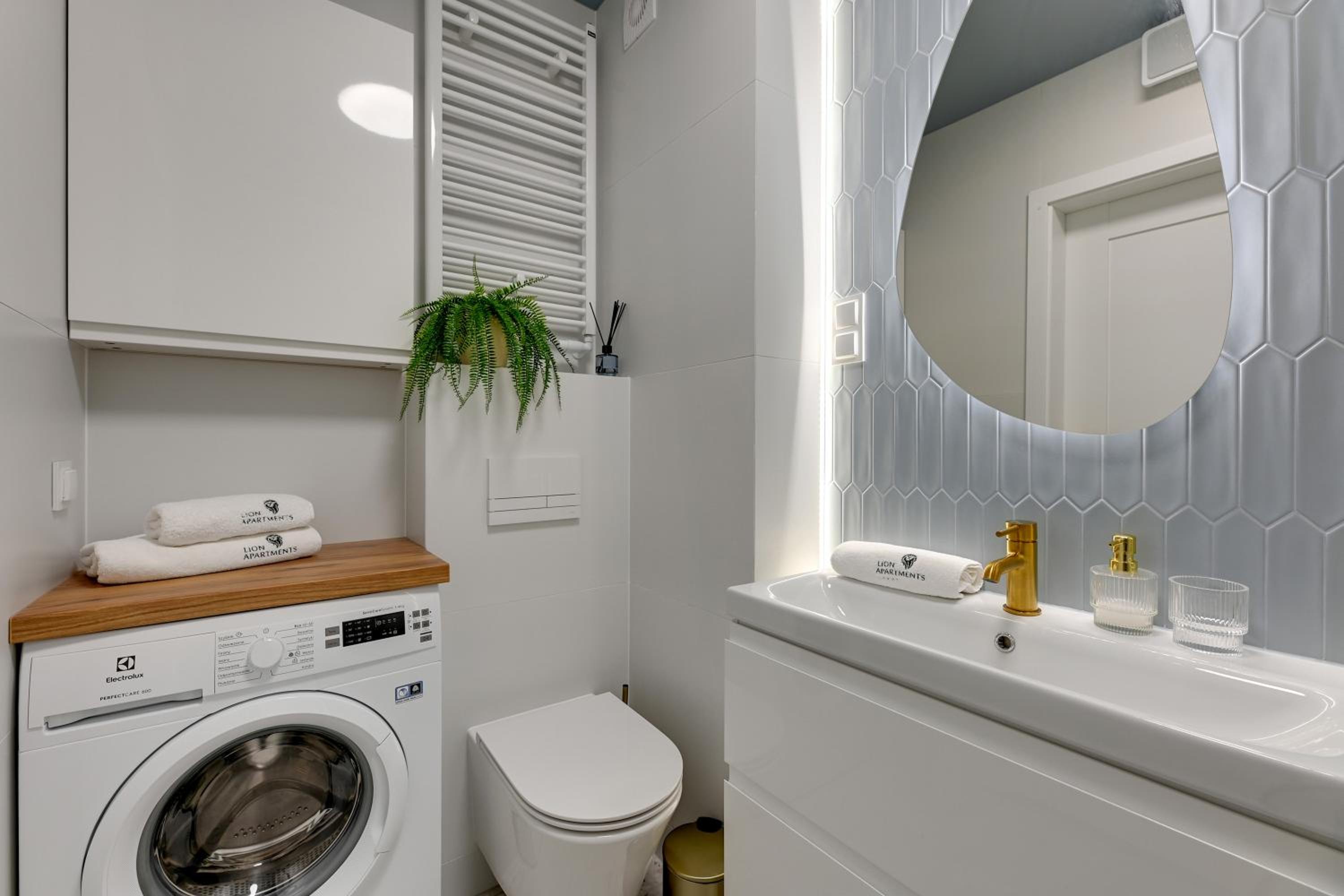 Riverview Portovo with parking by Lion Apartments