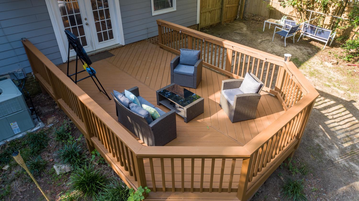 Spacious 4BR House Sleeps 9 Outdoor Lounge with Fire Pit plus Games