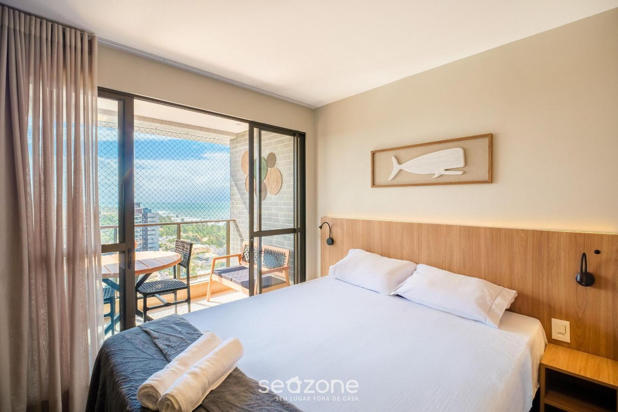 Stay just steps from Itapuã beach, with pool and gym - RGF