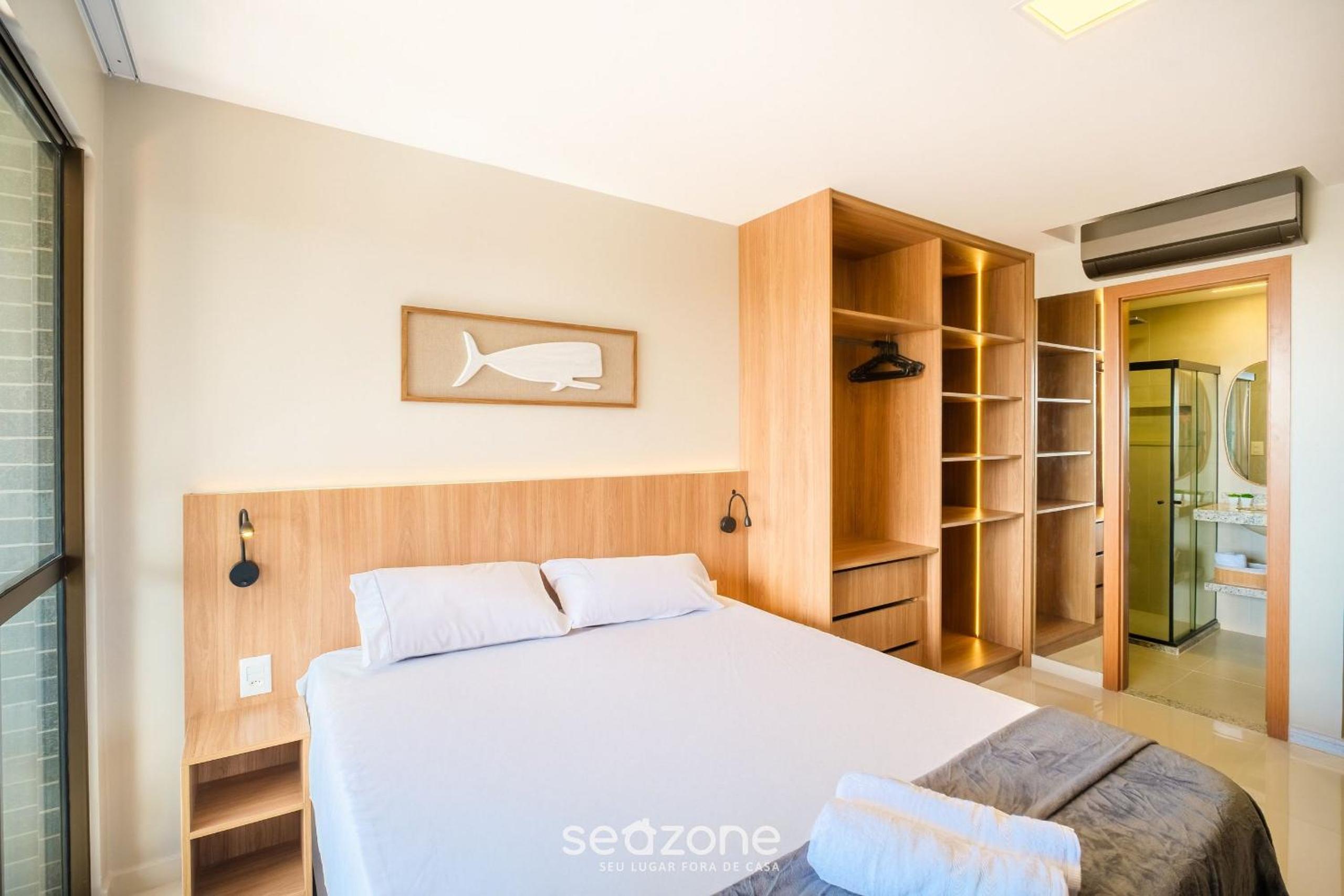 Stay just steps from Itapuã beach, with pool and gym - RGF