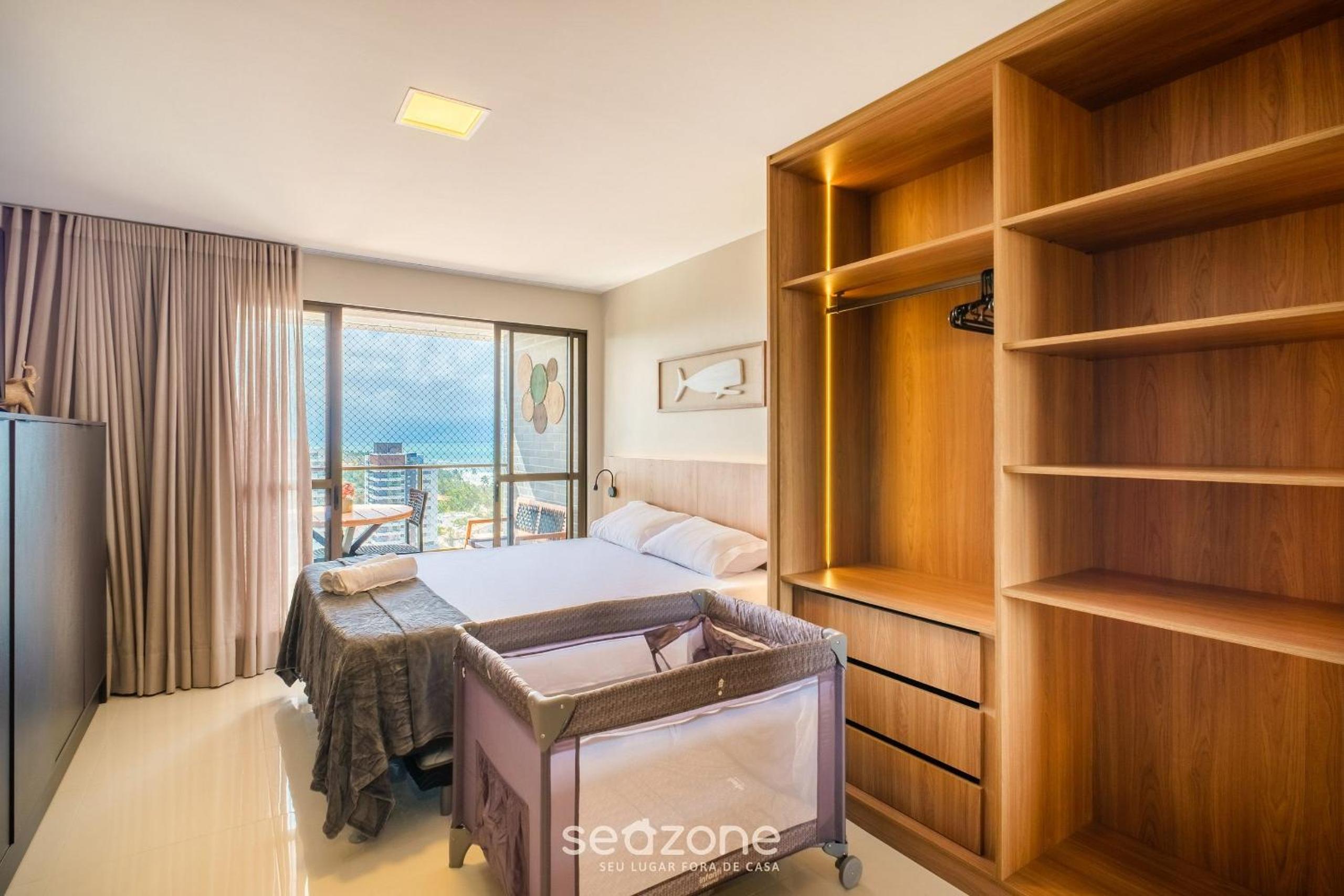 Stay just steps from Itapuã beach, with pool and gym - RGF