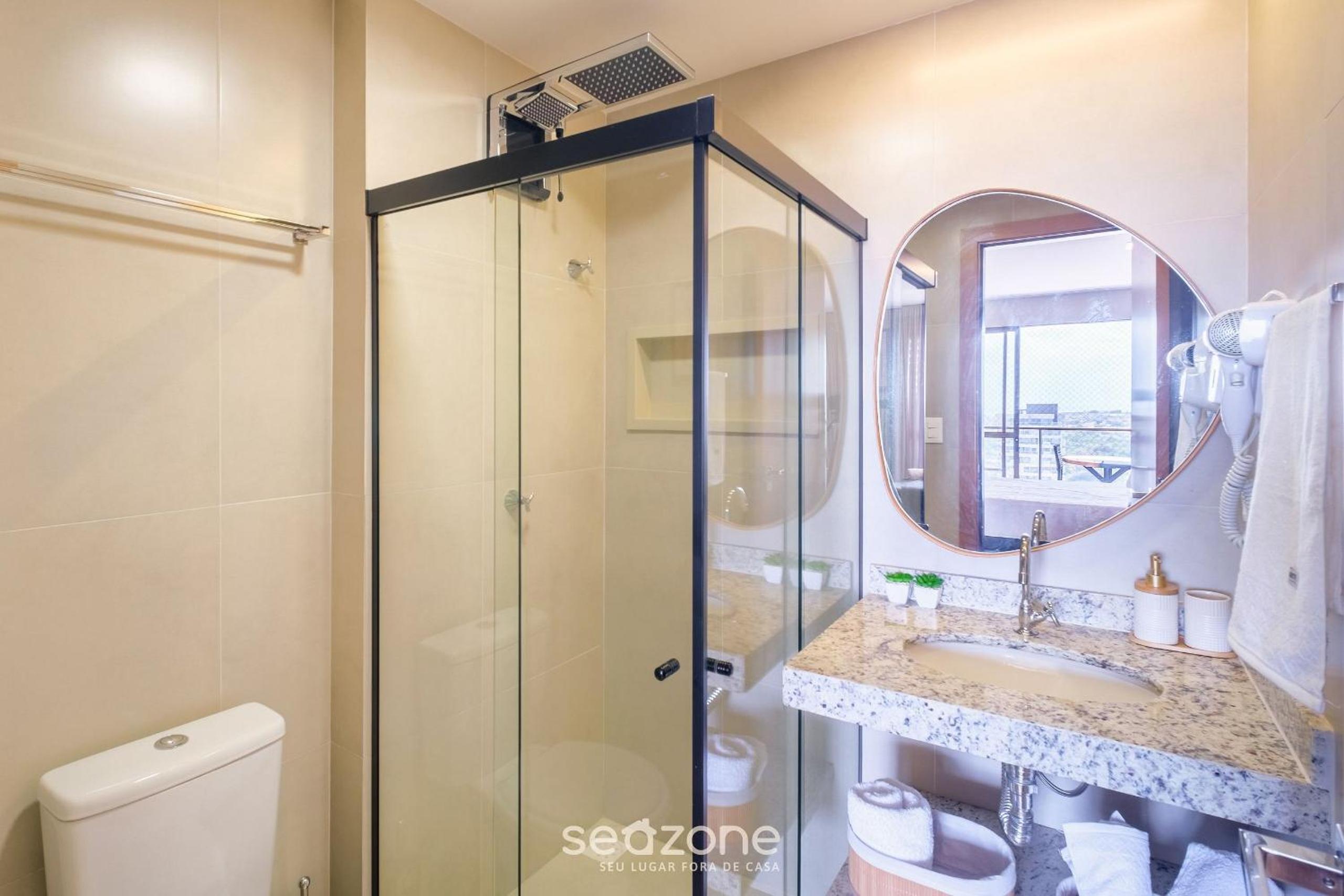 Stay just steps from Itapuã beach, with pool and gym - RGF