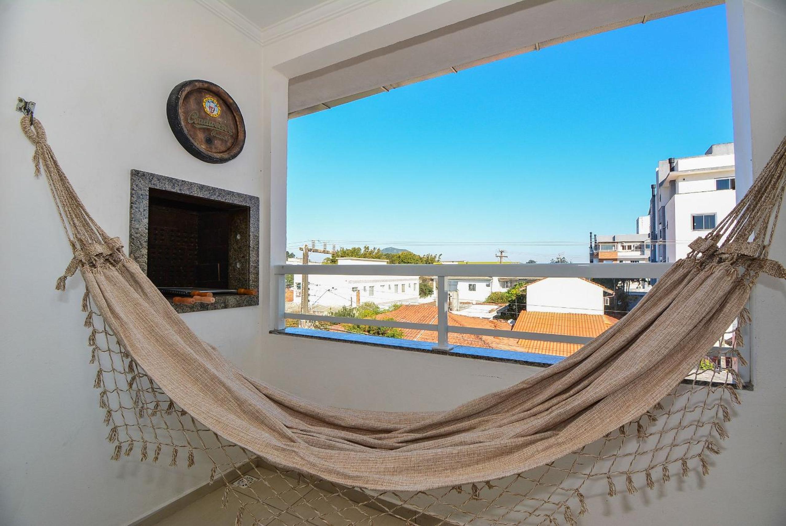 Amplo Apartamento na Praia dos Ingleses - NIN013