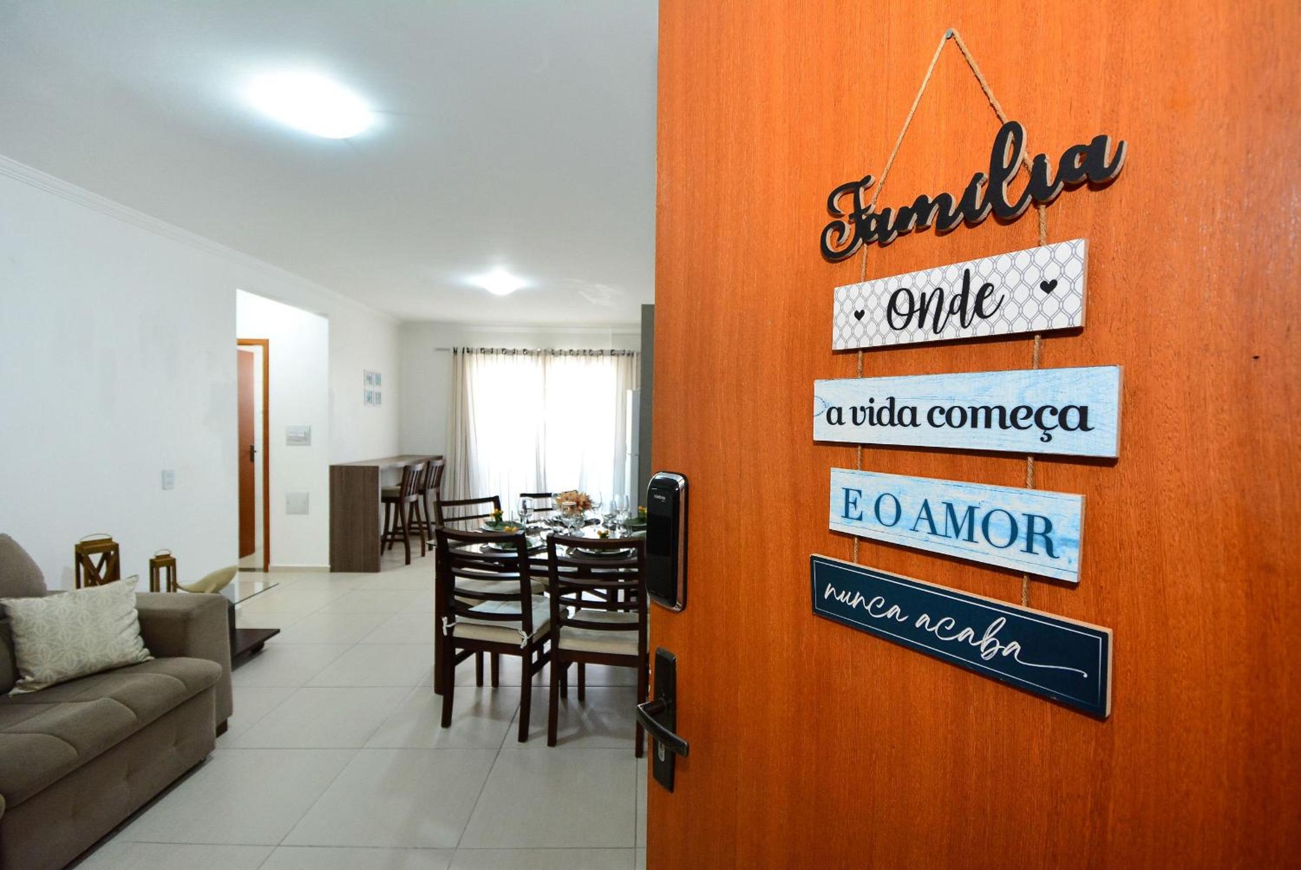 Amplo Apartamento na Praia dos Ingleses - NIN013