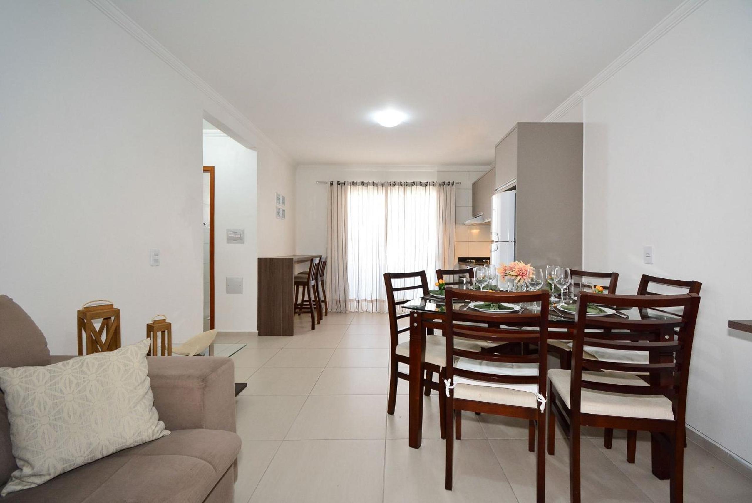 Amplo Apartamento na Praia dos Ingleses - NIN013