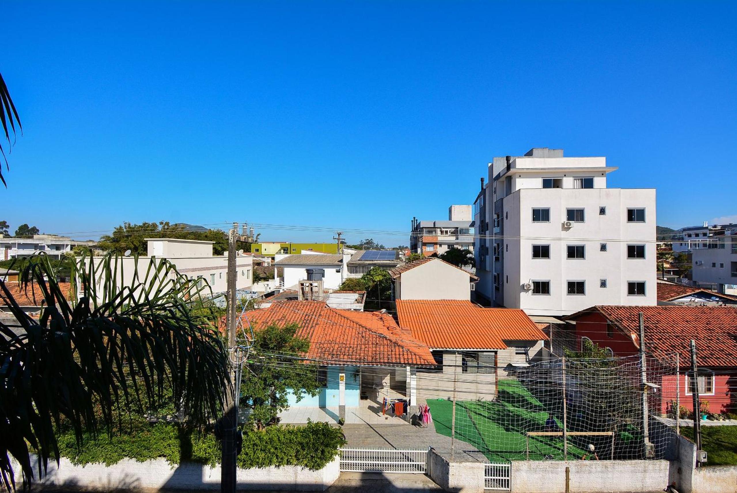 Amplo Apartamento na Praia dos Ingleses - NIN013