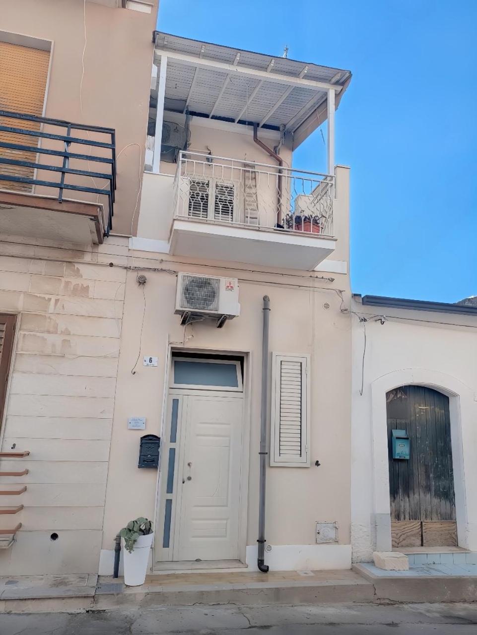 Libeccio House - Relax con Balcone Privato ad Avola