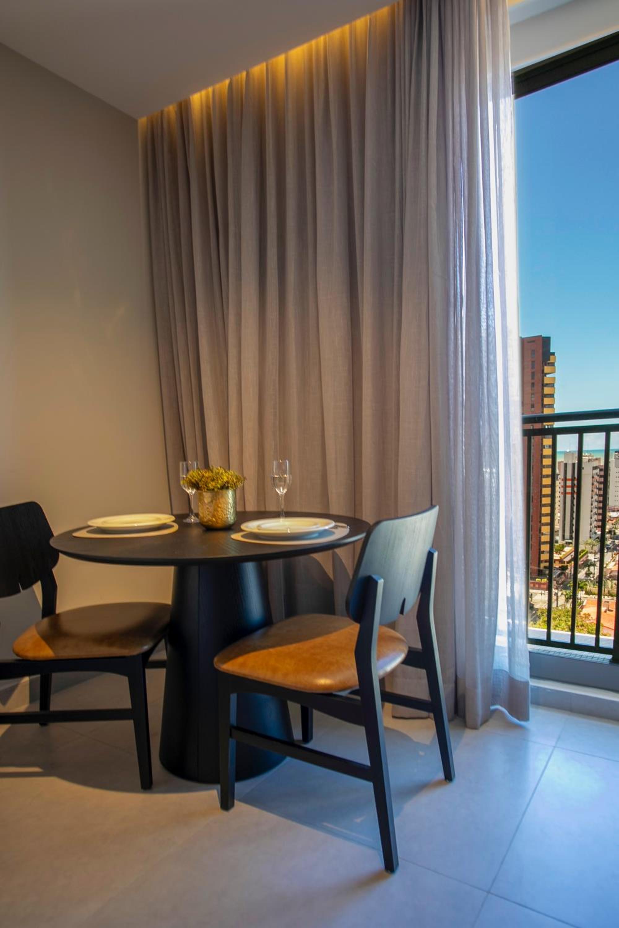 Simple Smart By Xtay - Bleisure in João Pessoa: pool, gym, and laundry near Tropical Center and HNSN