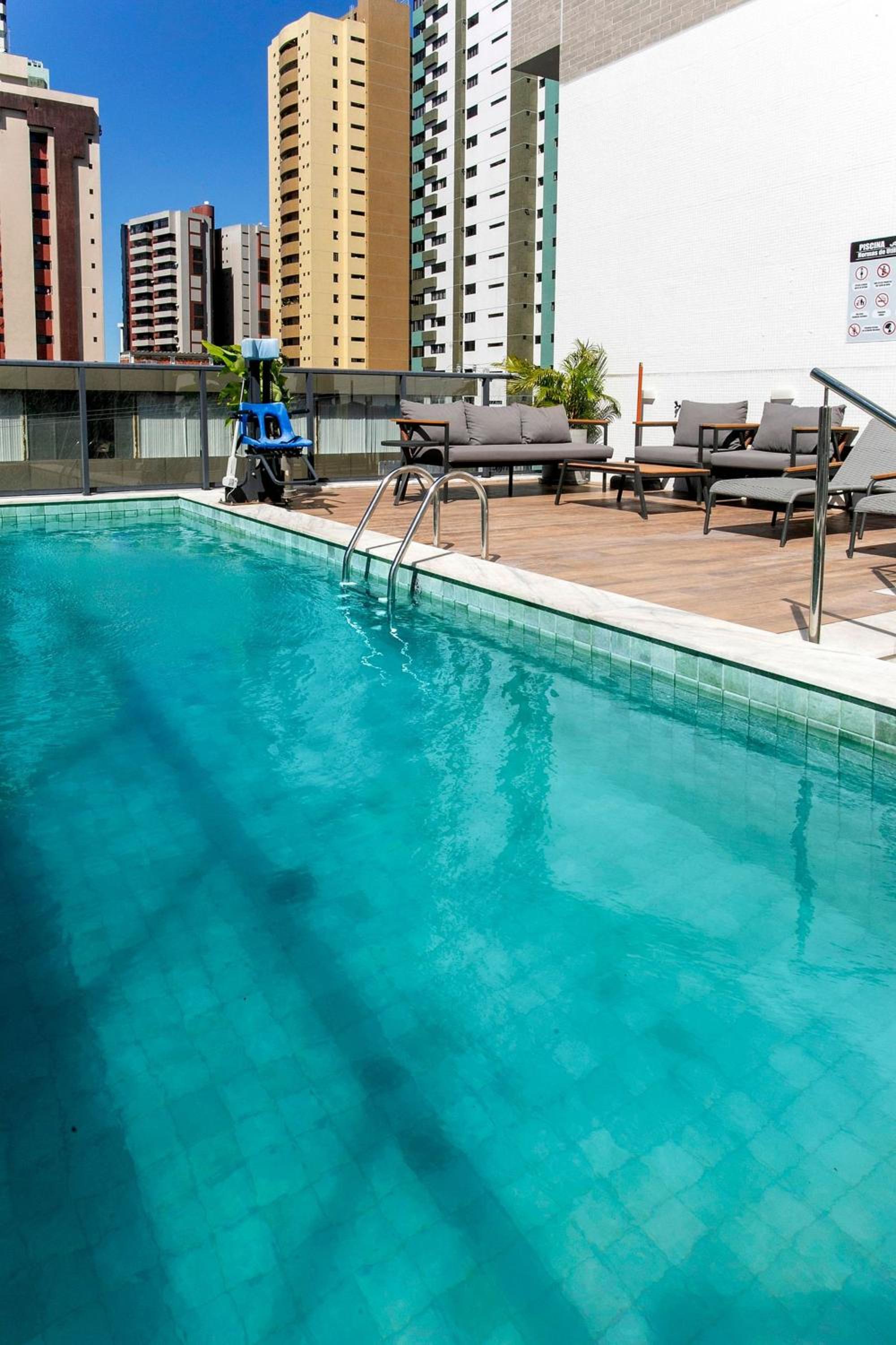 Simple Smart By Xtay - Bleisure in João Pessoa: pool, gym, and laundry near Tropical Center and HNSN
