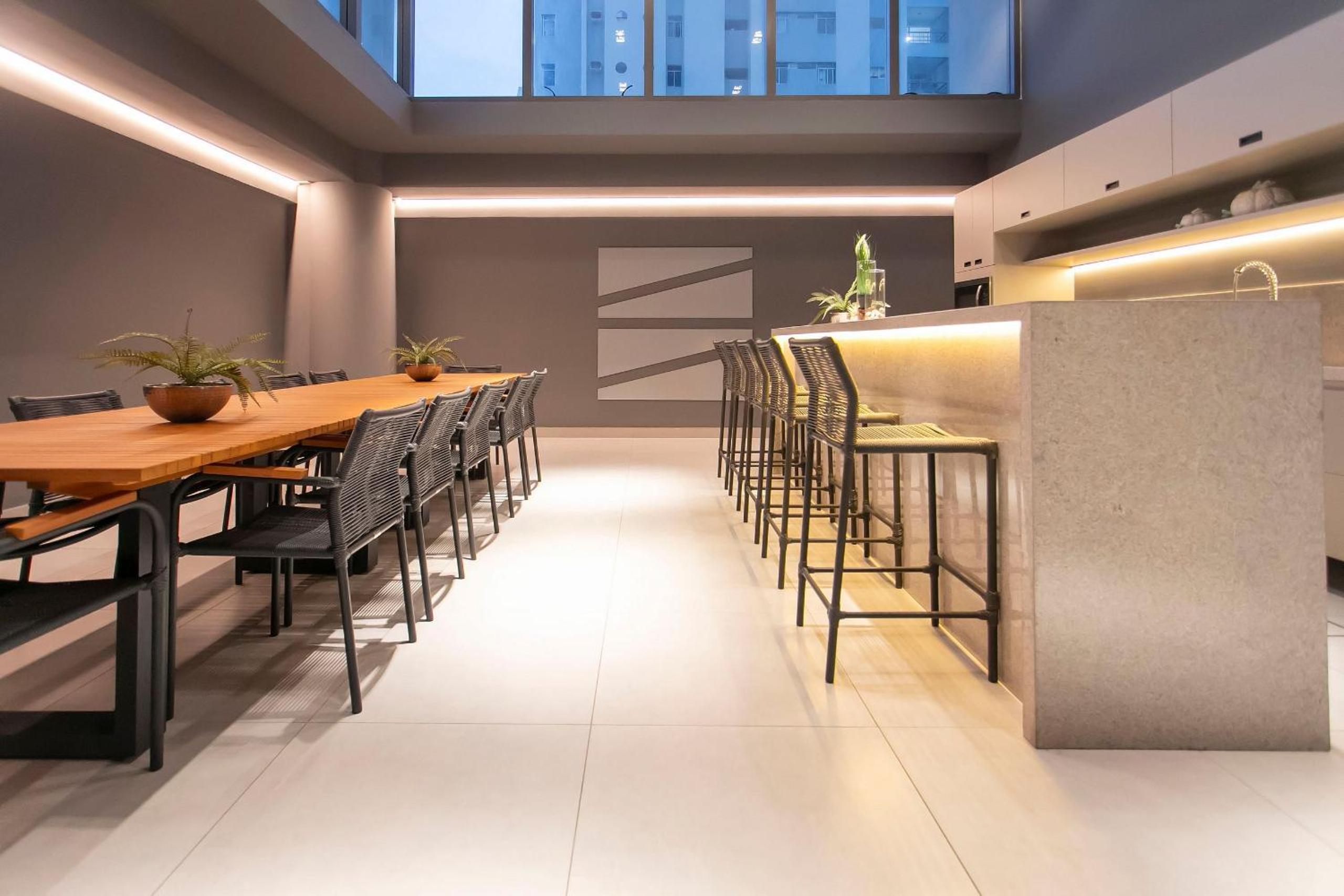 Simple Smart By Xtay - Bleisure in João Pessoa: pool, gym, and laundry near Tropical Center and HNSN