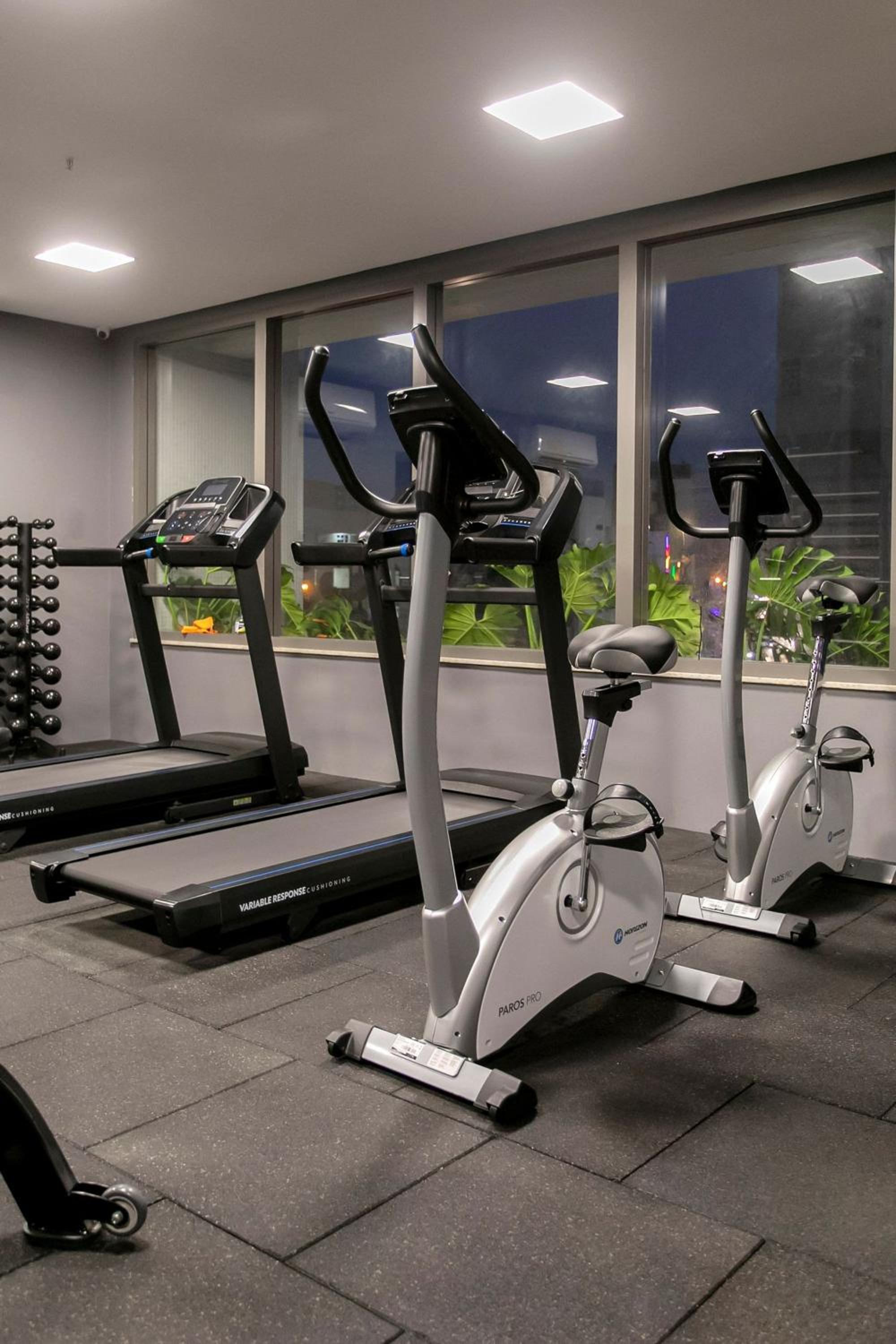 Simple Smart By Xtay - Bleisure in João Pessoa: pool, gym, and laundry near Tropical Center and HNSN