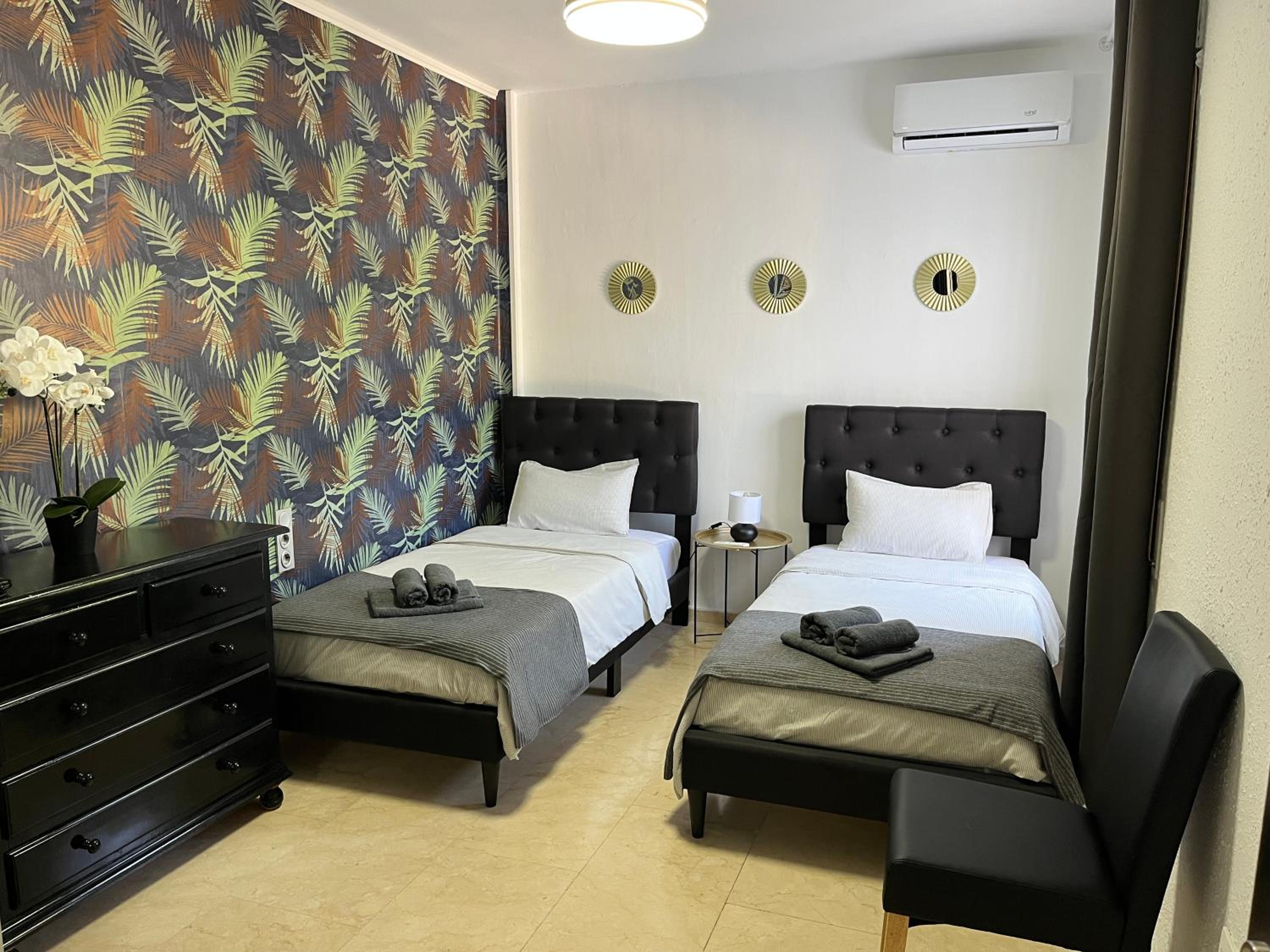 Villa de los Osos - 3min Walk To The Beach & Club De Golf Playa Serena, Entire House, Chalet With XXL Private Pool & Gym