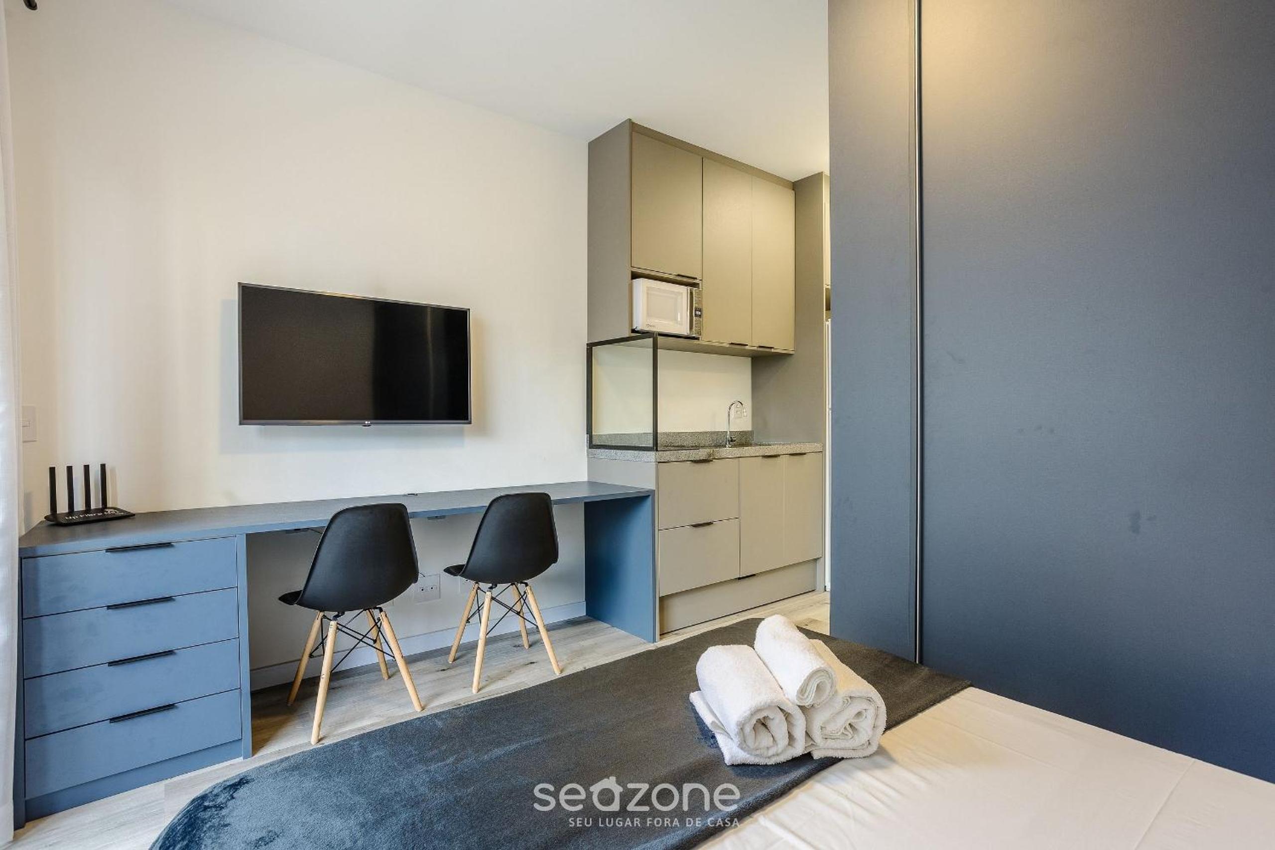 Studio in a cond. w/ pool near the subway ENP0607