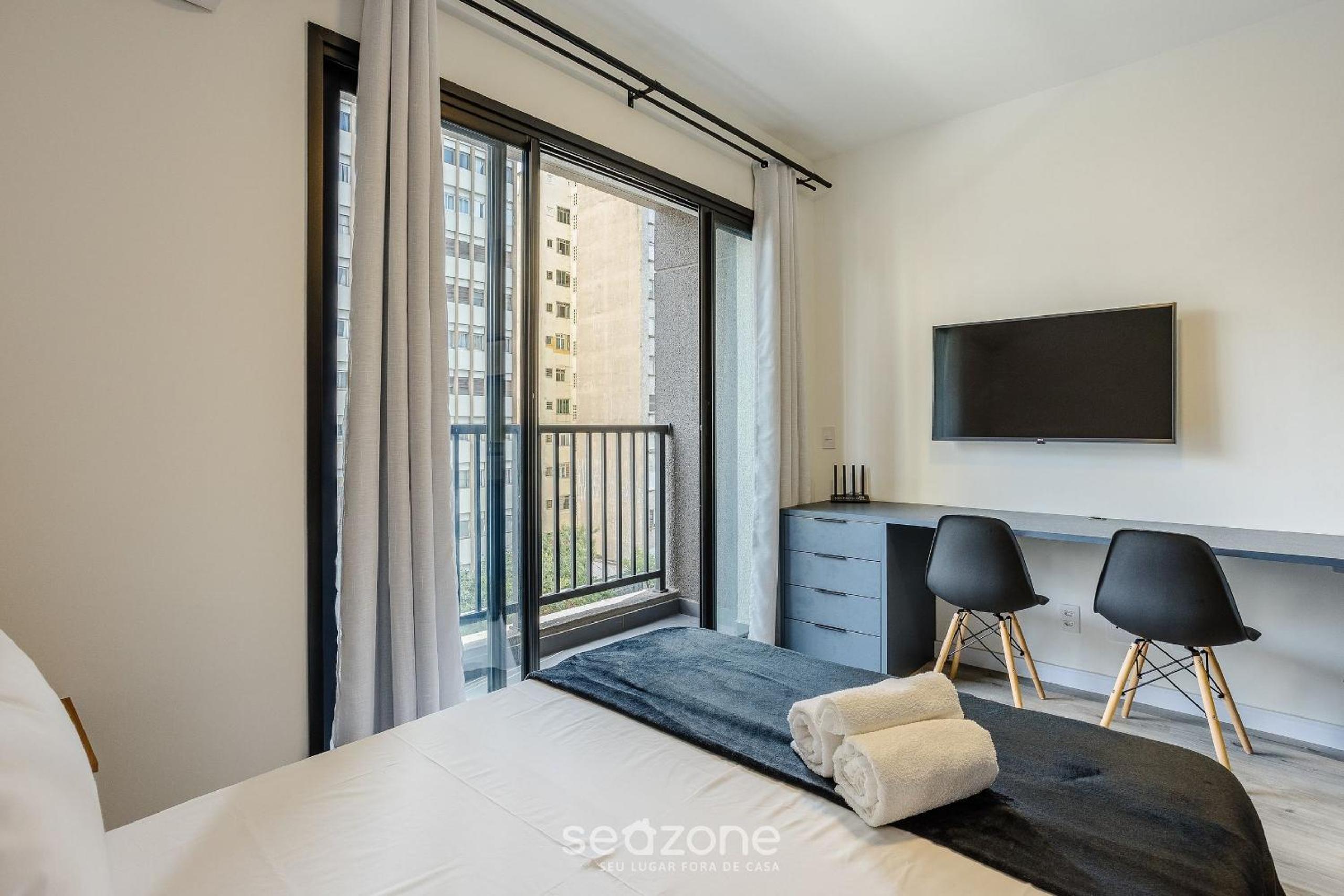 Studio in a cond. w/ pool near the subway ENP0607