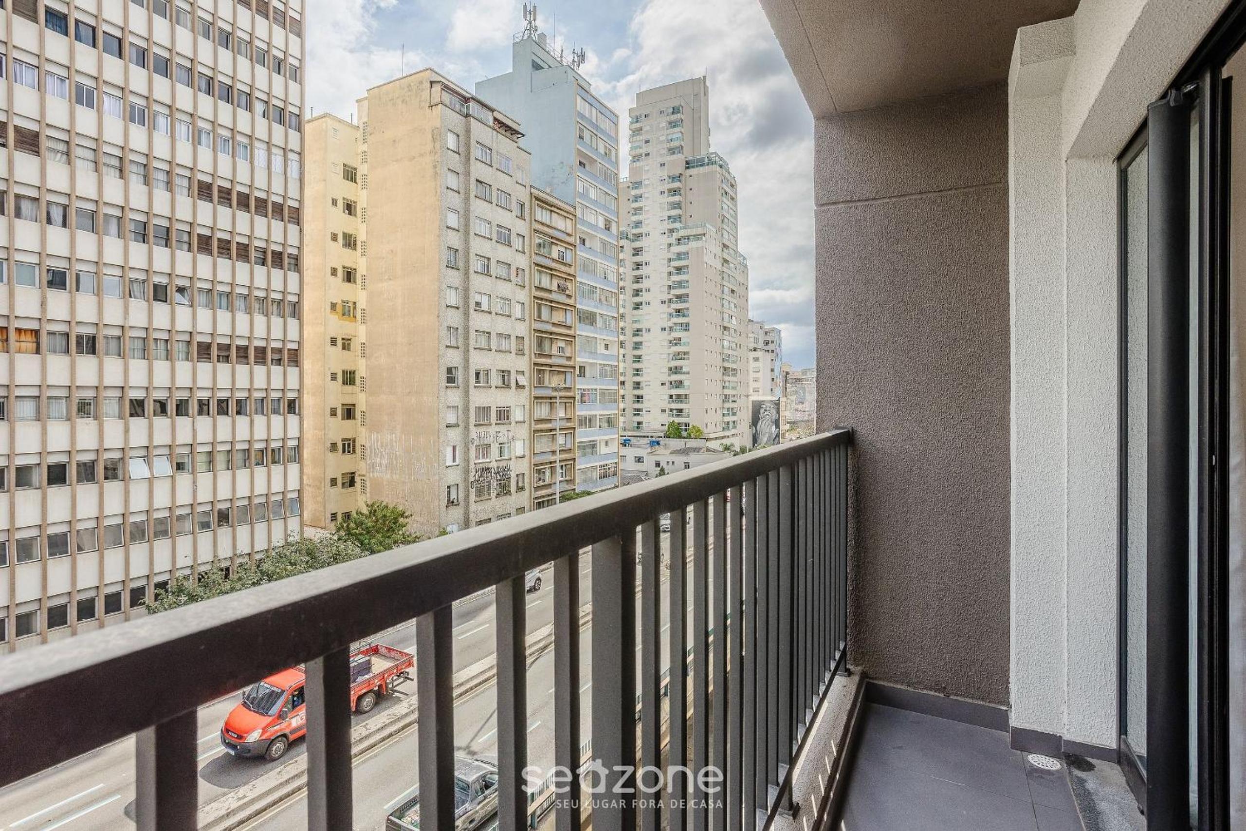 Studio in a cond. w/ pool near the subway ENP0607