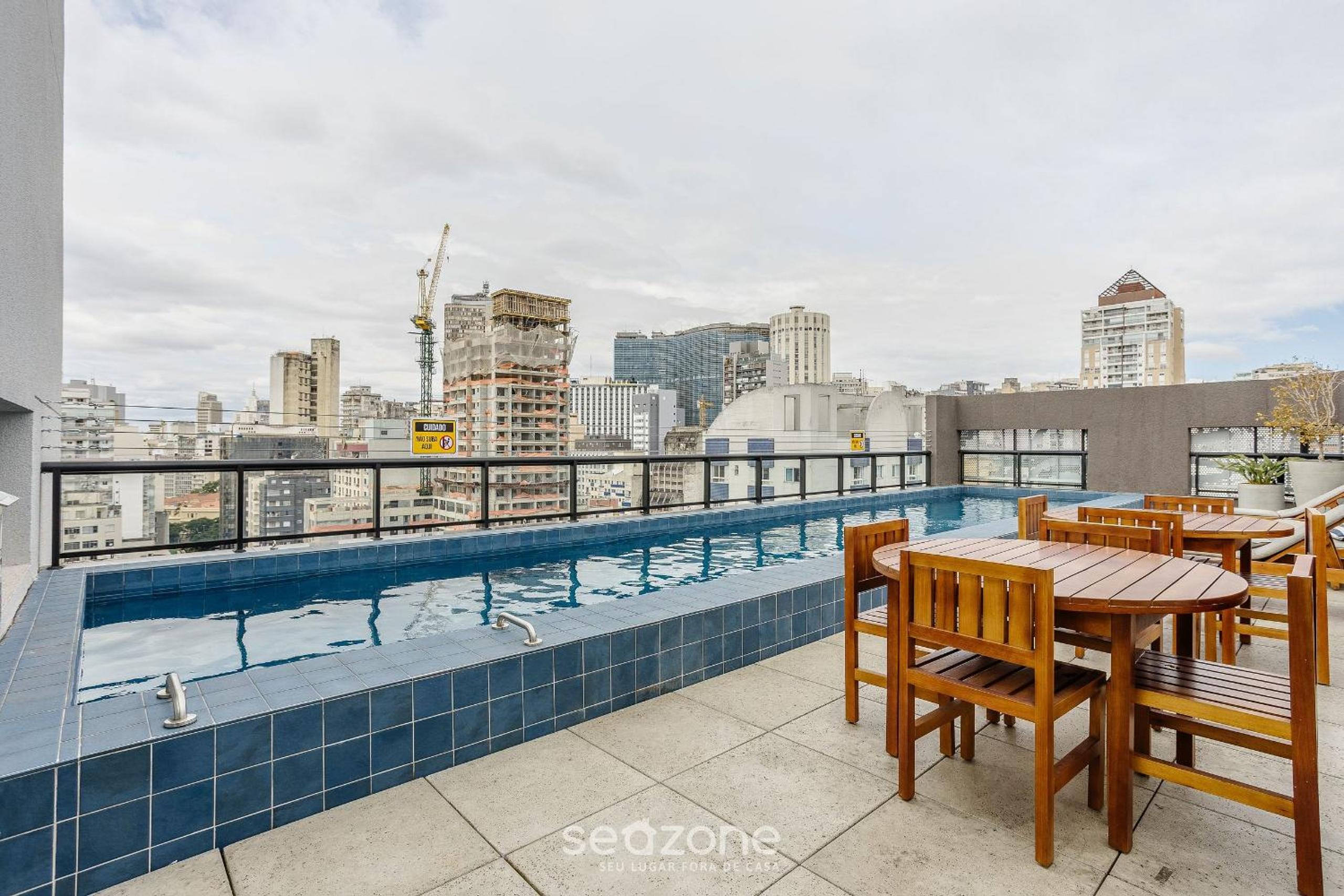 Studio in a cond. w/ pool near the subway ENP0607