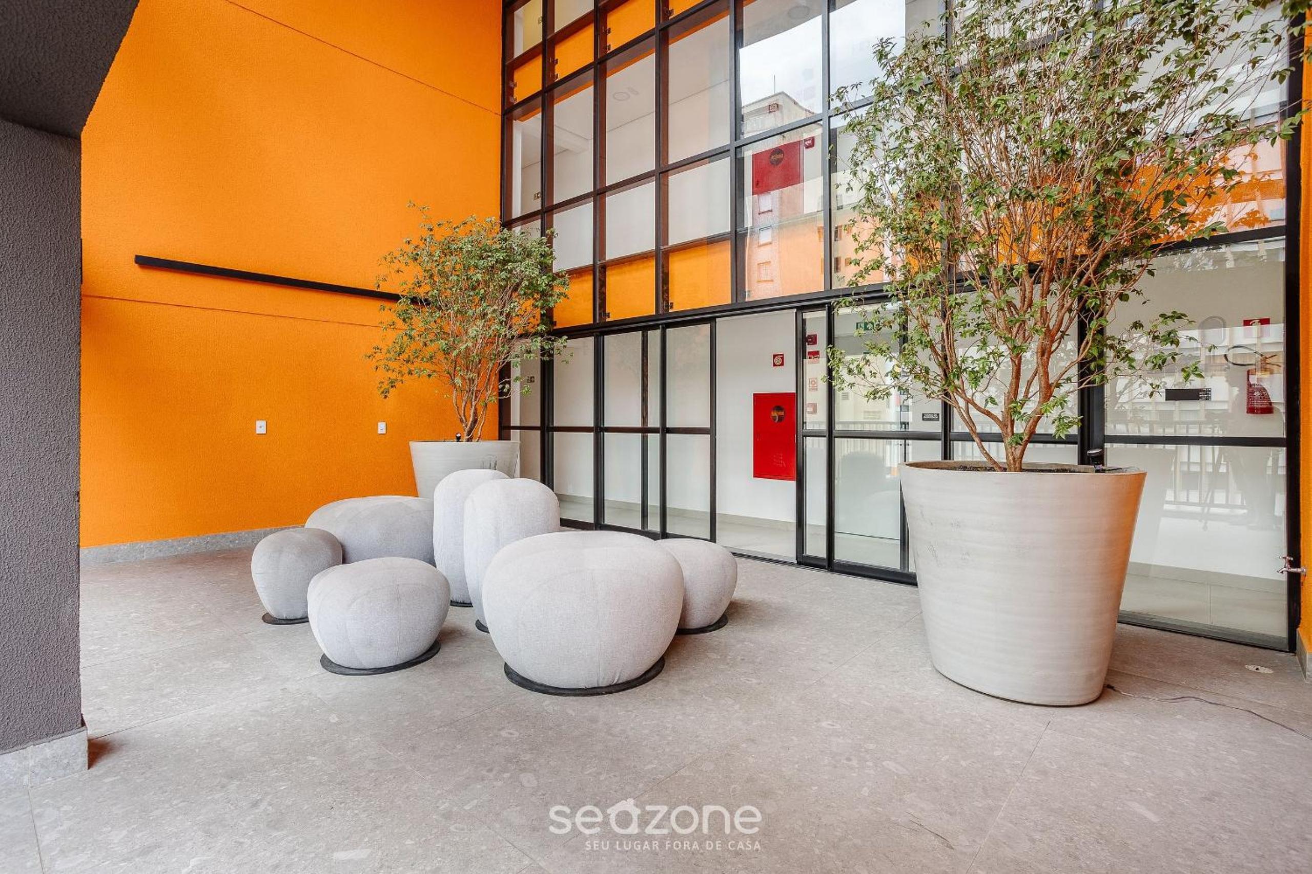 Studio in a cond. w/ pool near the subway ENP0607