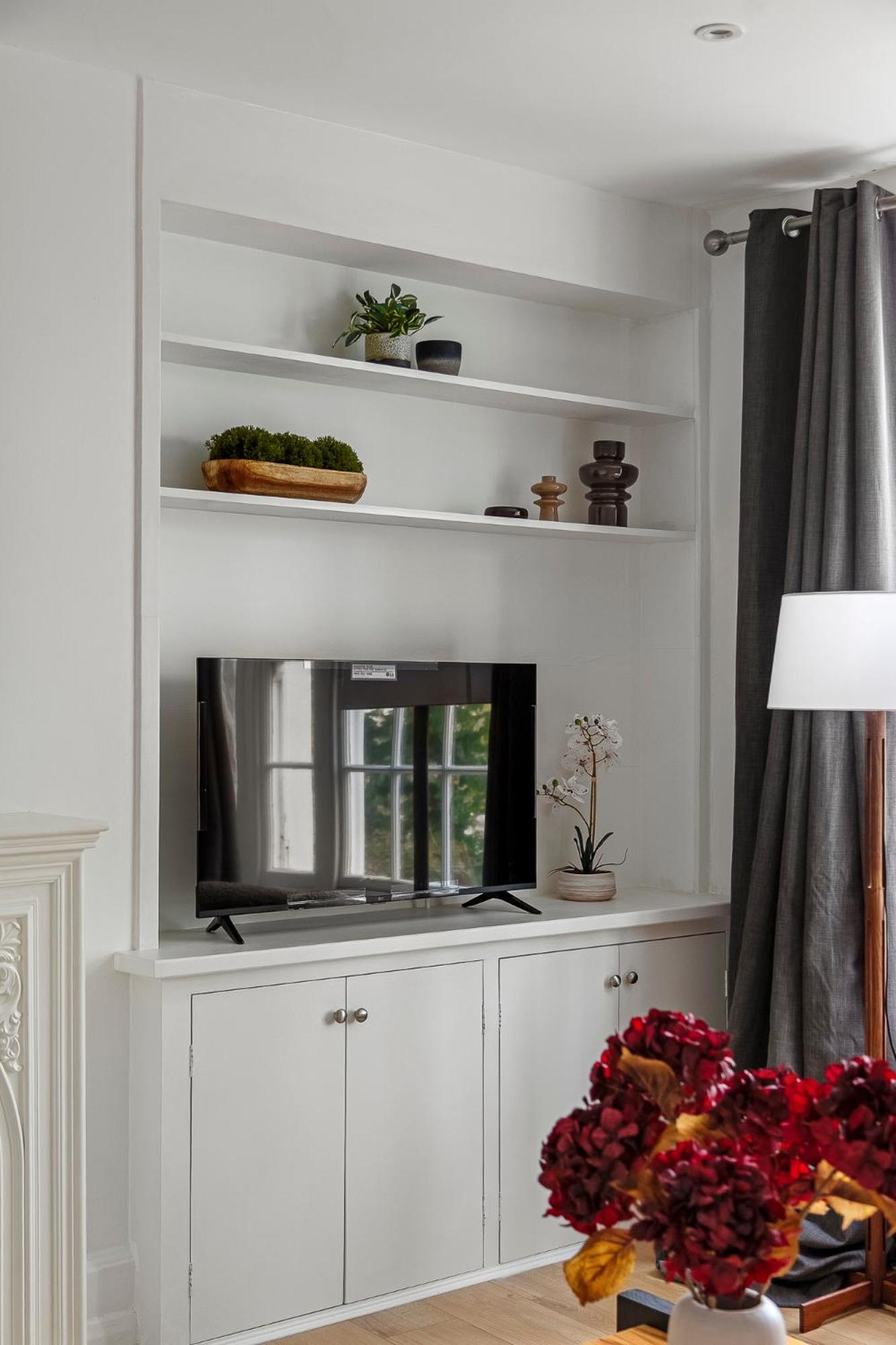 Holland Park 2 Bedroom Apartment