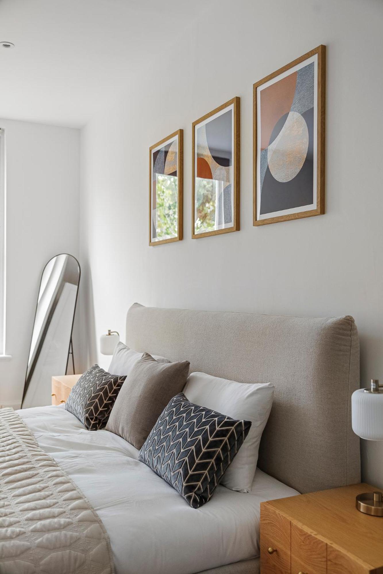 Holland Park 2 Bedroom Apartment