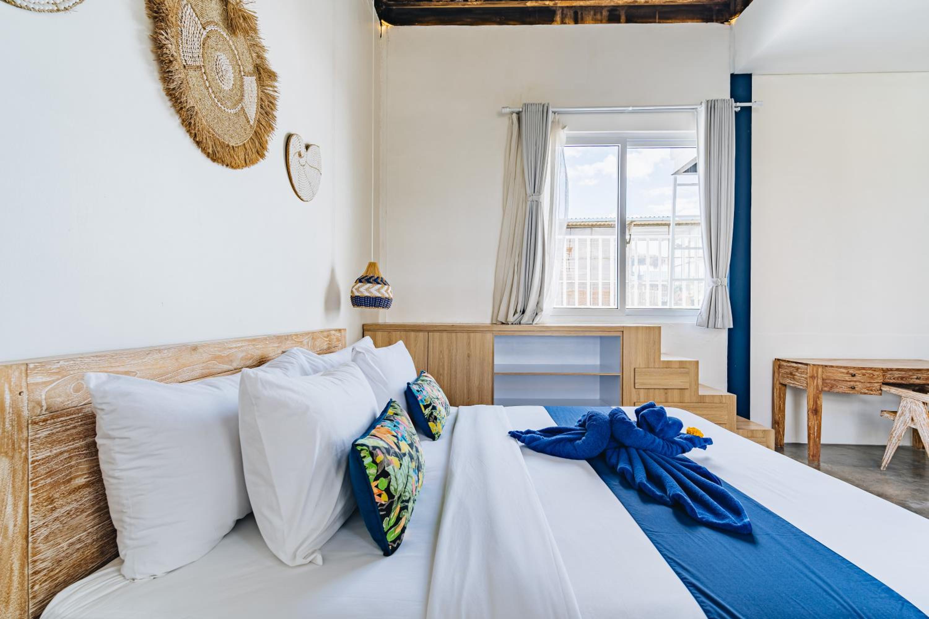 Omah Bleue - Designer 4 Bedrooms Villa in Canggu