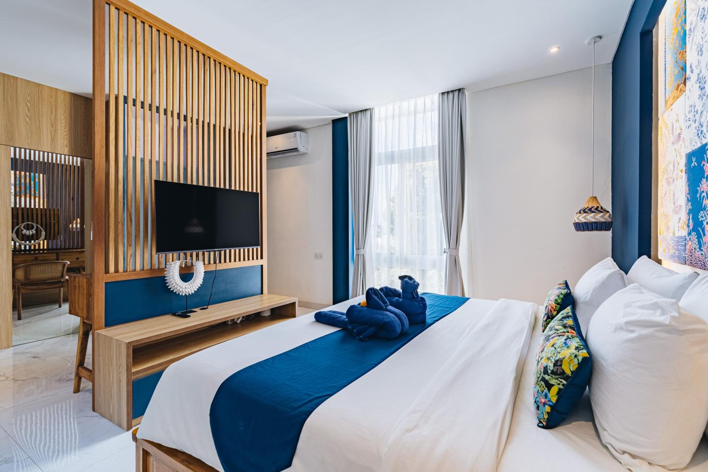Omah Bleue - Designer 4 Bedrooms Villa in Canggu