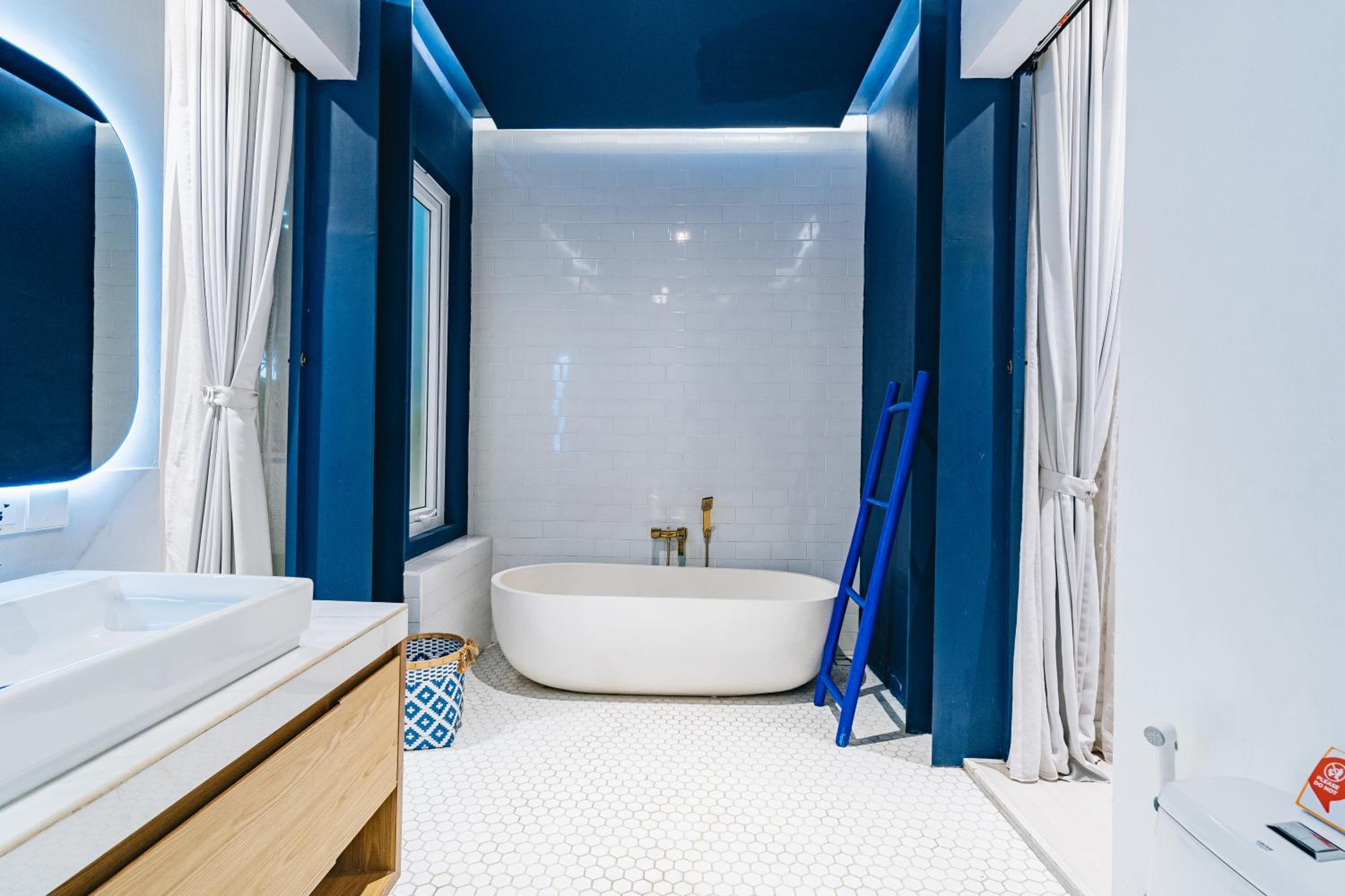 Omah Bleue - Designer 4 Bedrooms Villa in Canggu