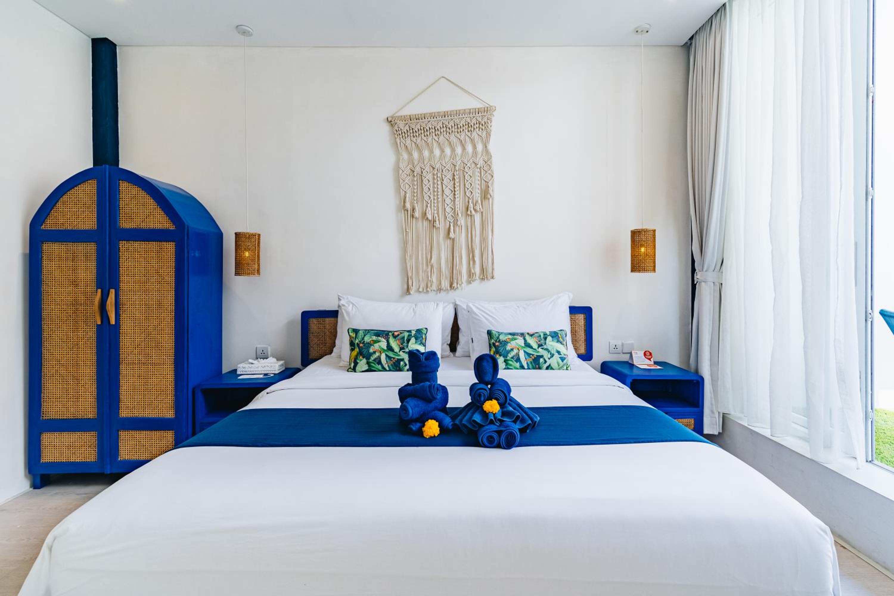 Omah Bleue - Designer 4 Bedrooms Villa in Canggu