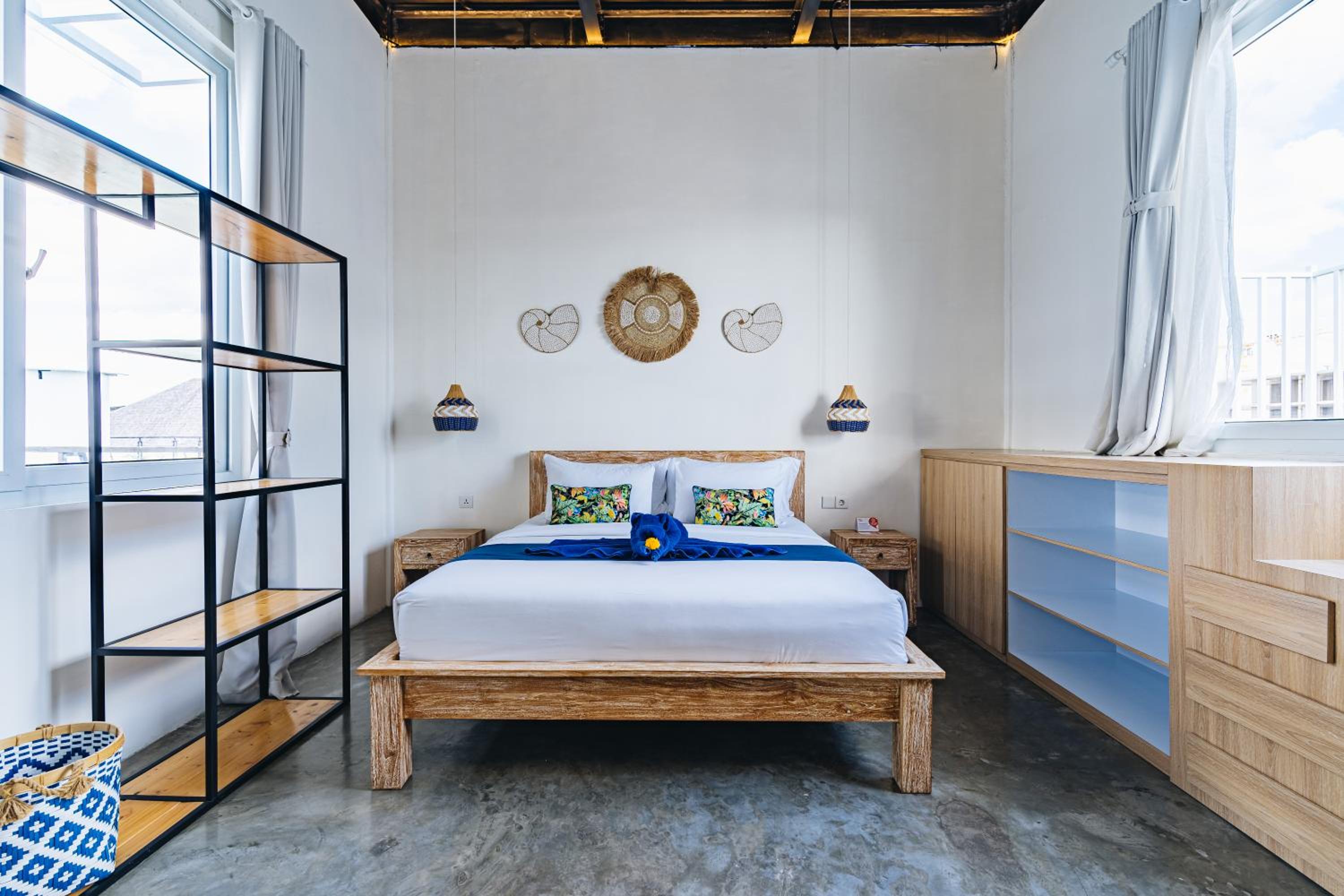 Omah Bleue - Designer 4 Bedrooms Villa in Canggu