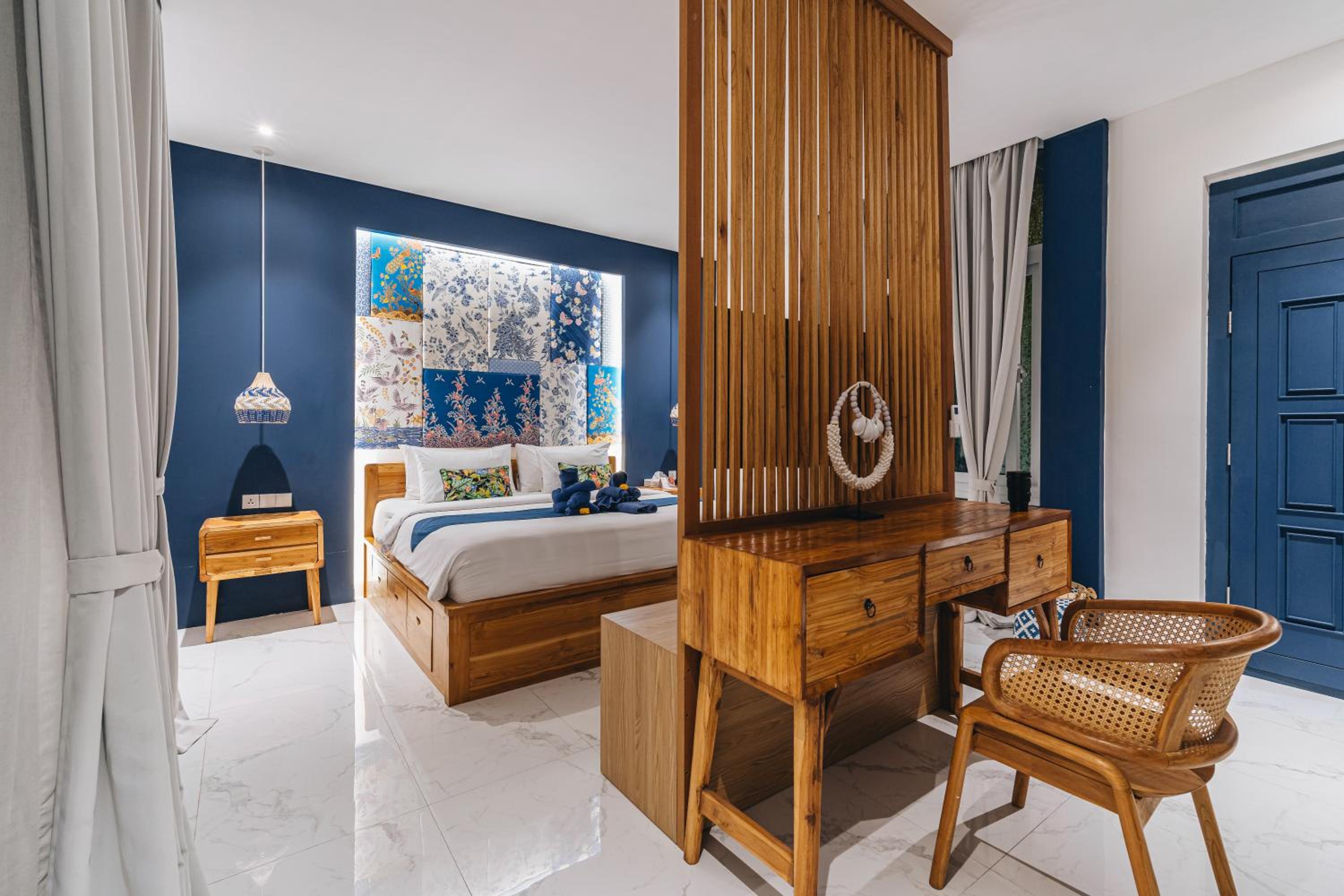 Omah Bleue - Designer 4 Bedrooms Villa in Canggu