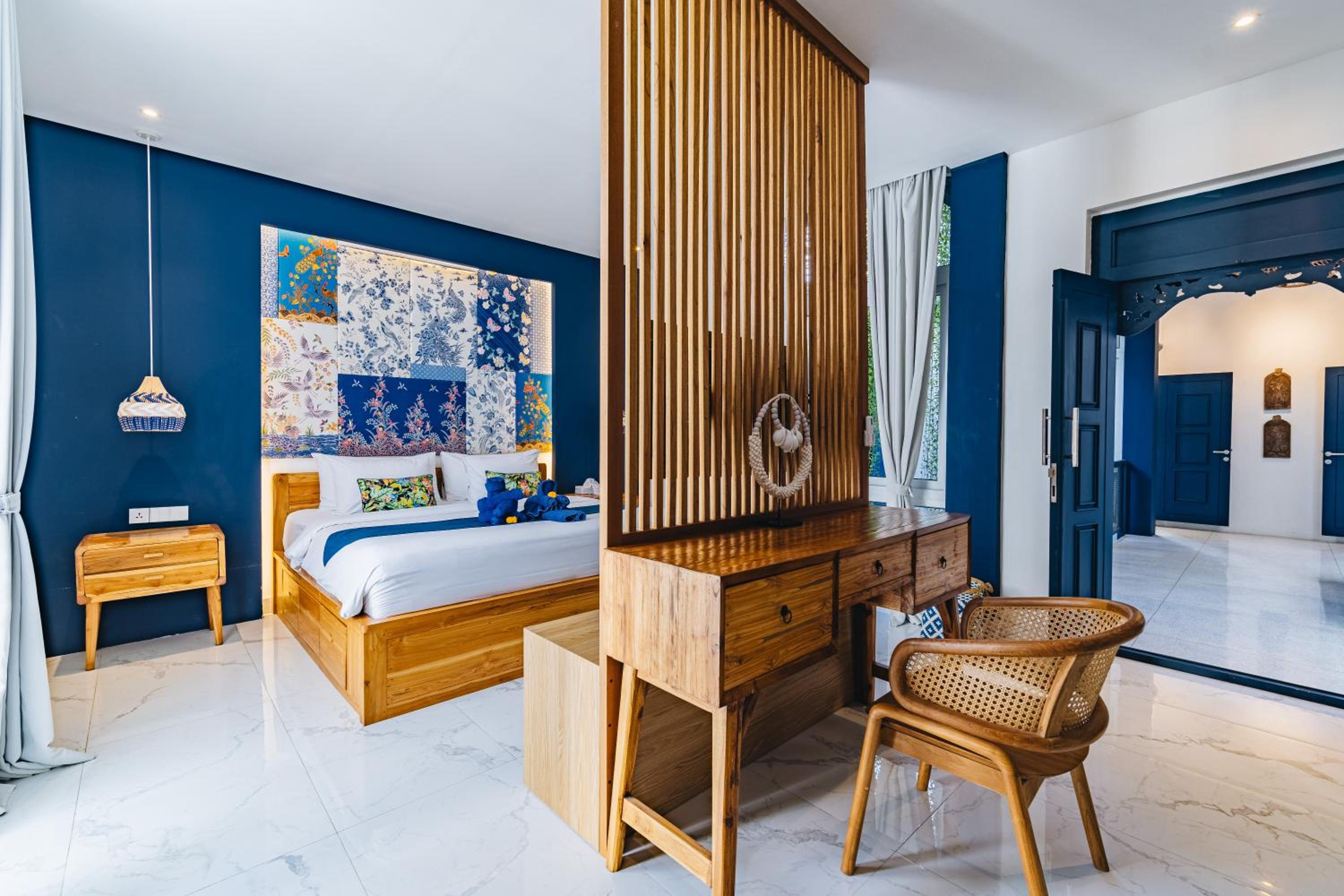 Omah Bleue - Designer 4 Bedrooms Villa in Canggu