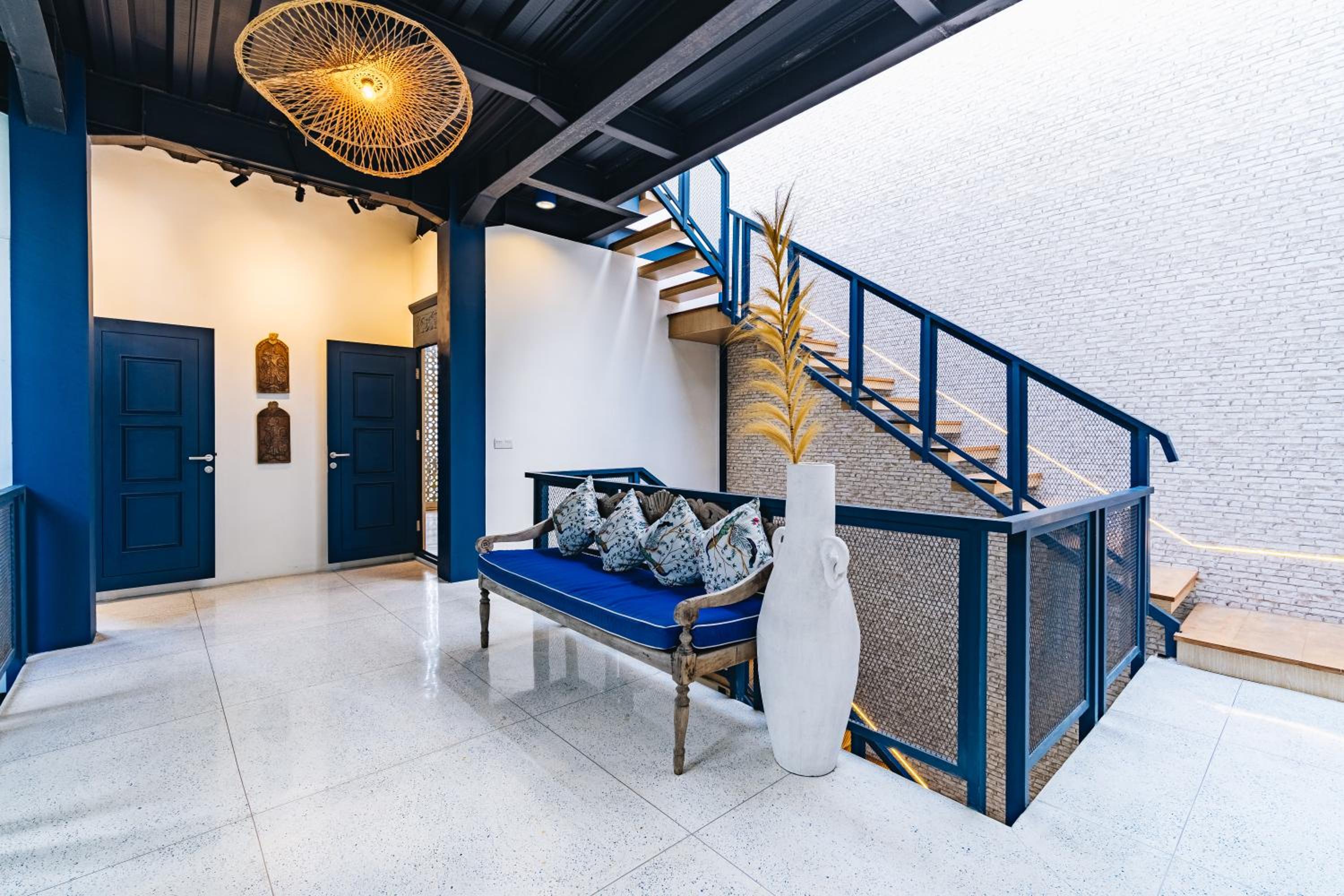 Omah Bleue - Designer 4 Bedrooms Villa in Canggu
