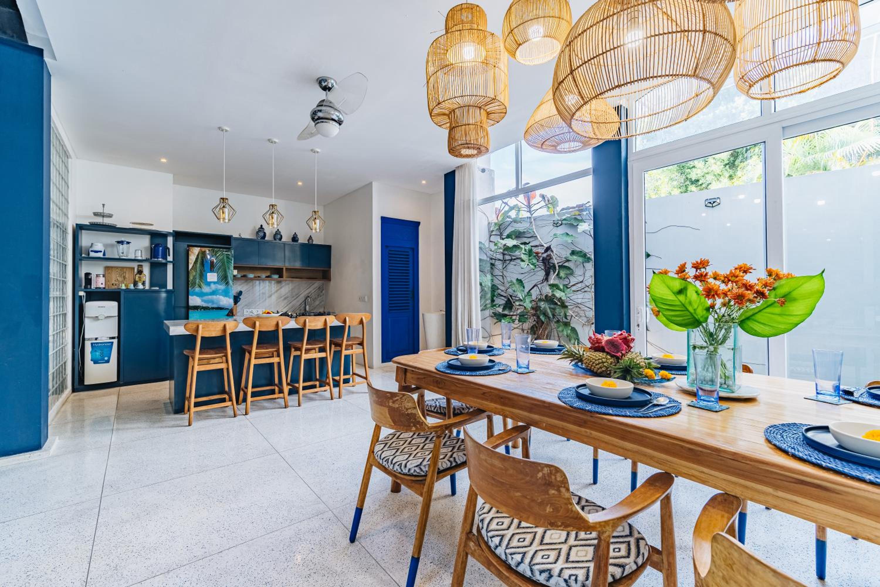 Omah Bleue - Designer 4 Bedrooms Villa in Canggu