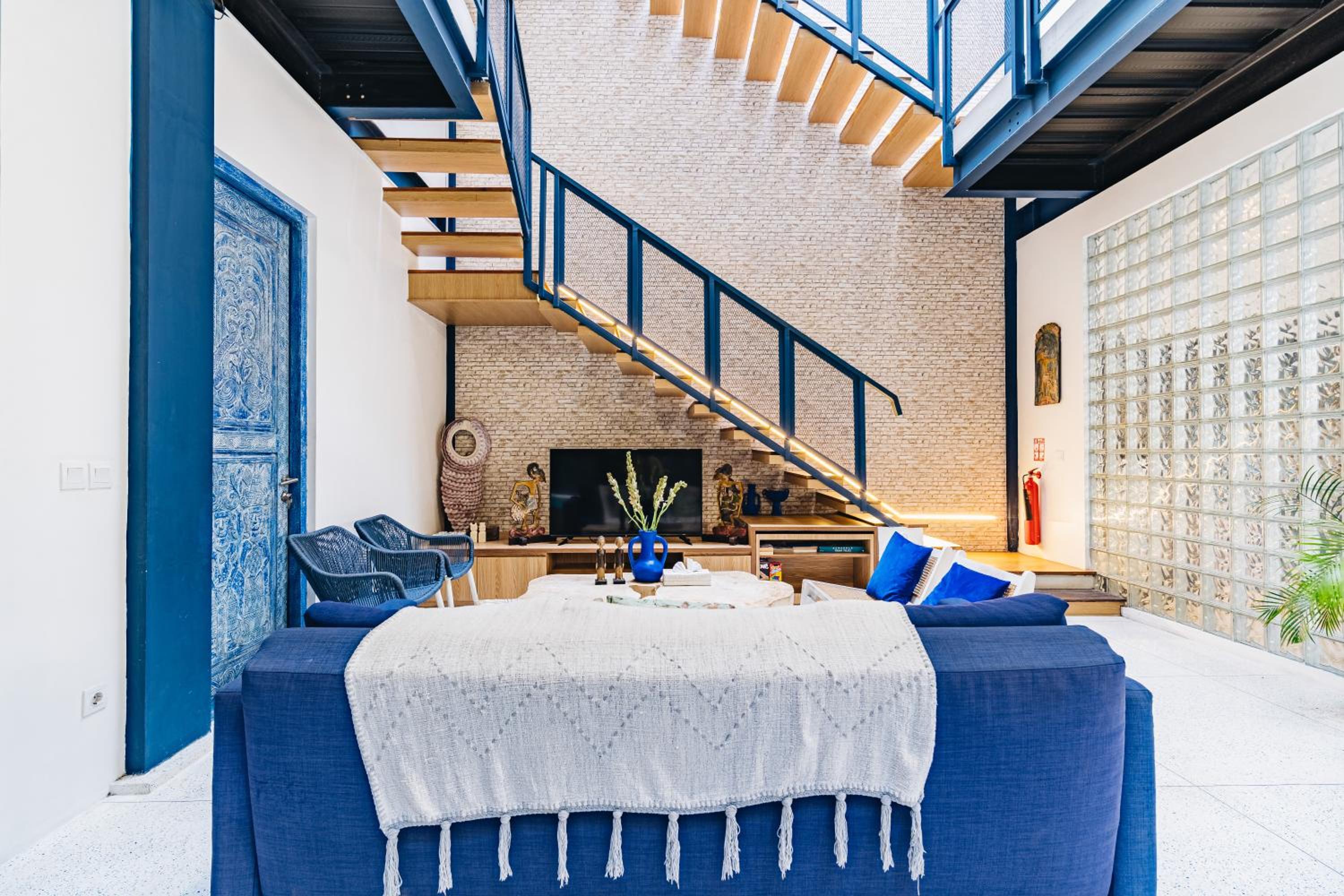 Omah Bleue - Designer 4 Bedrooms Villa in Canggu