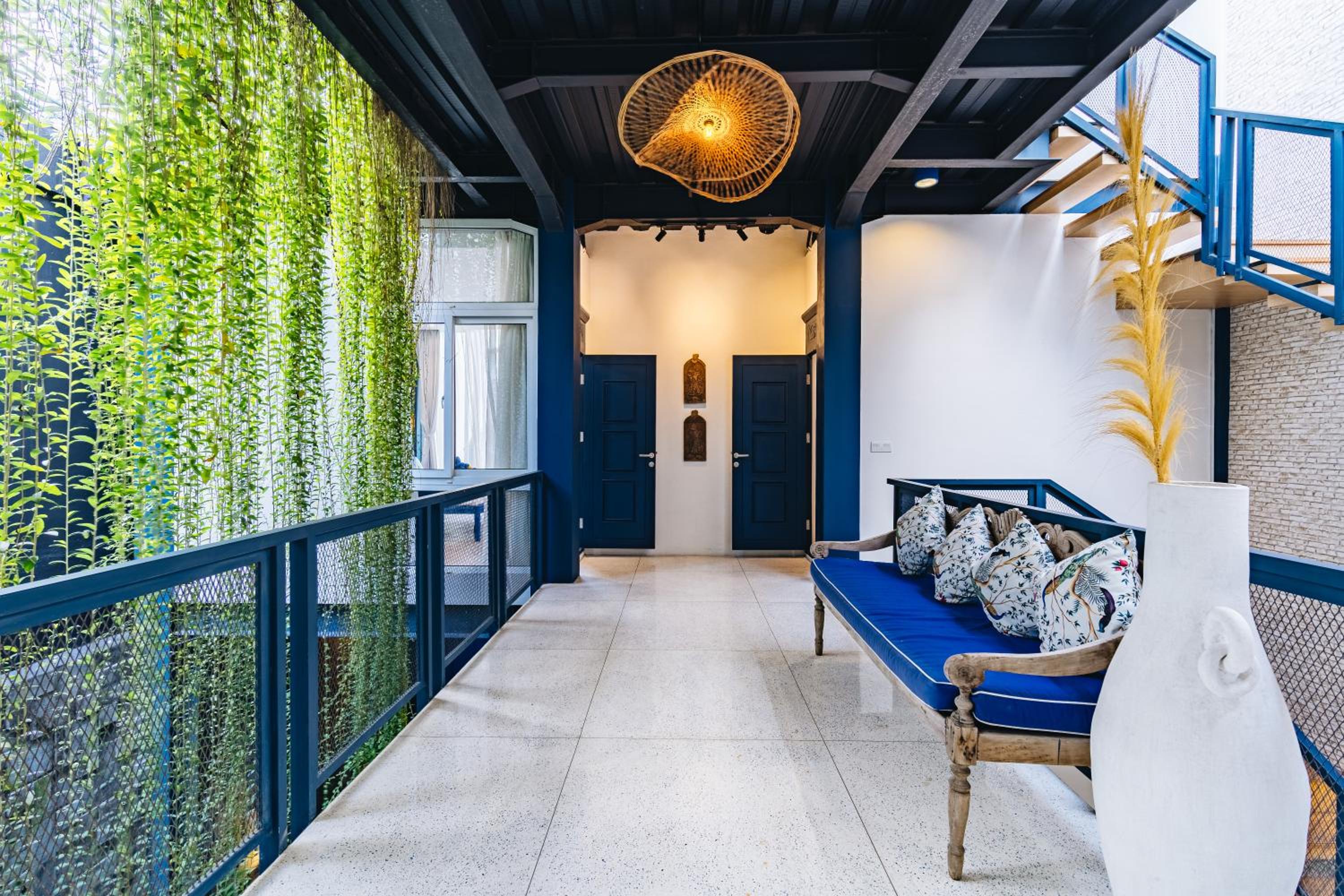 Omah Bleue - Designer 4 Bedrooms Villa in Canggu