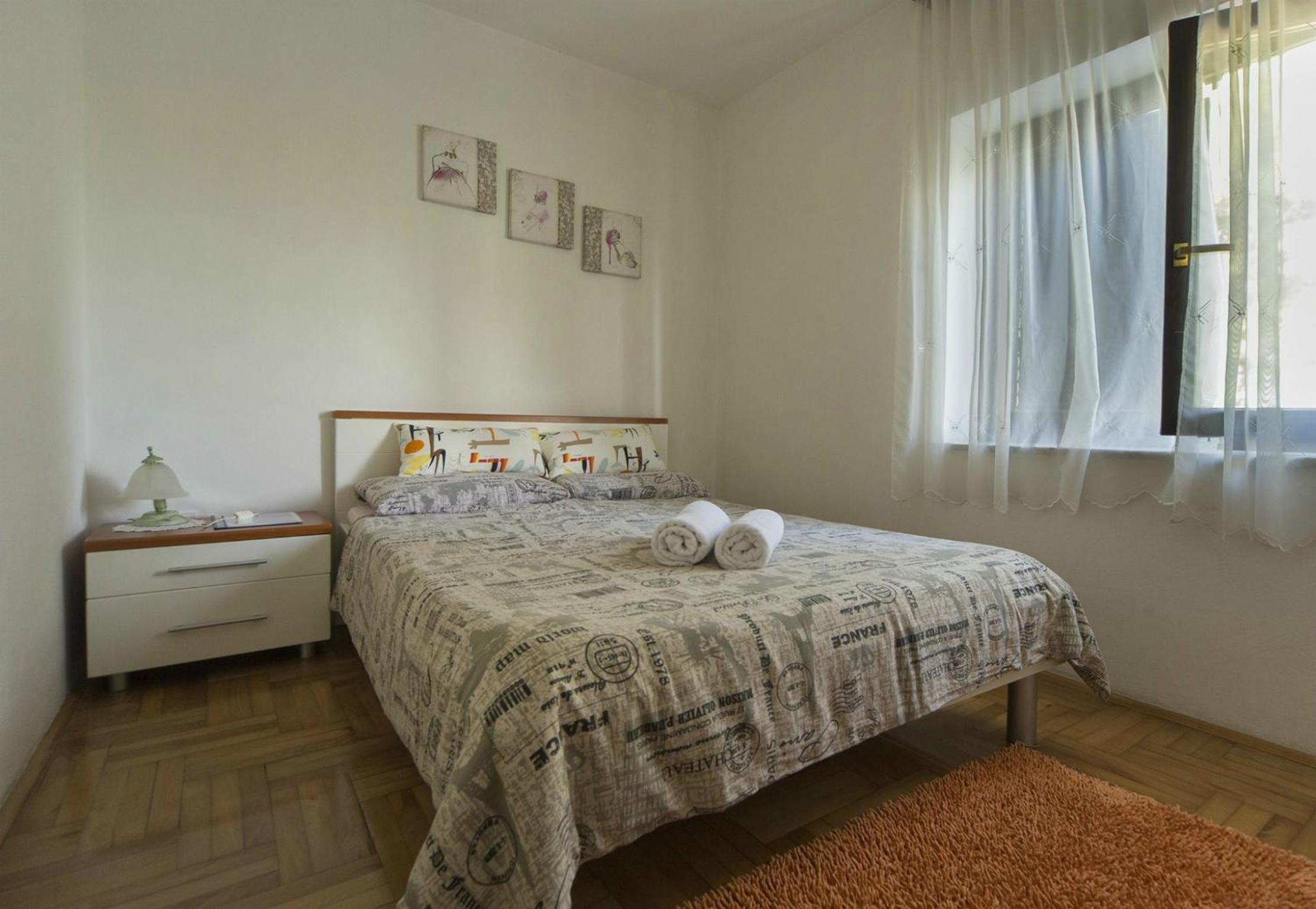 Photo 33