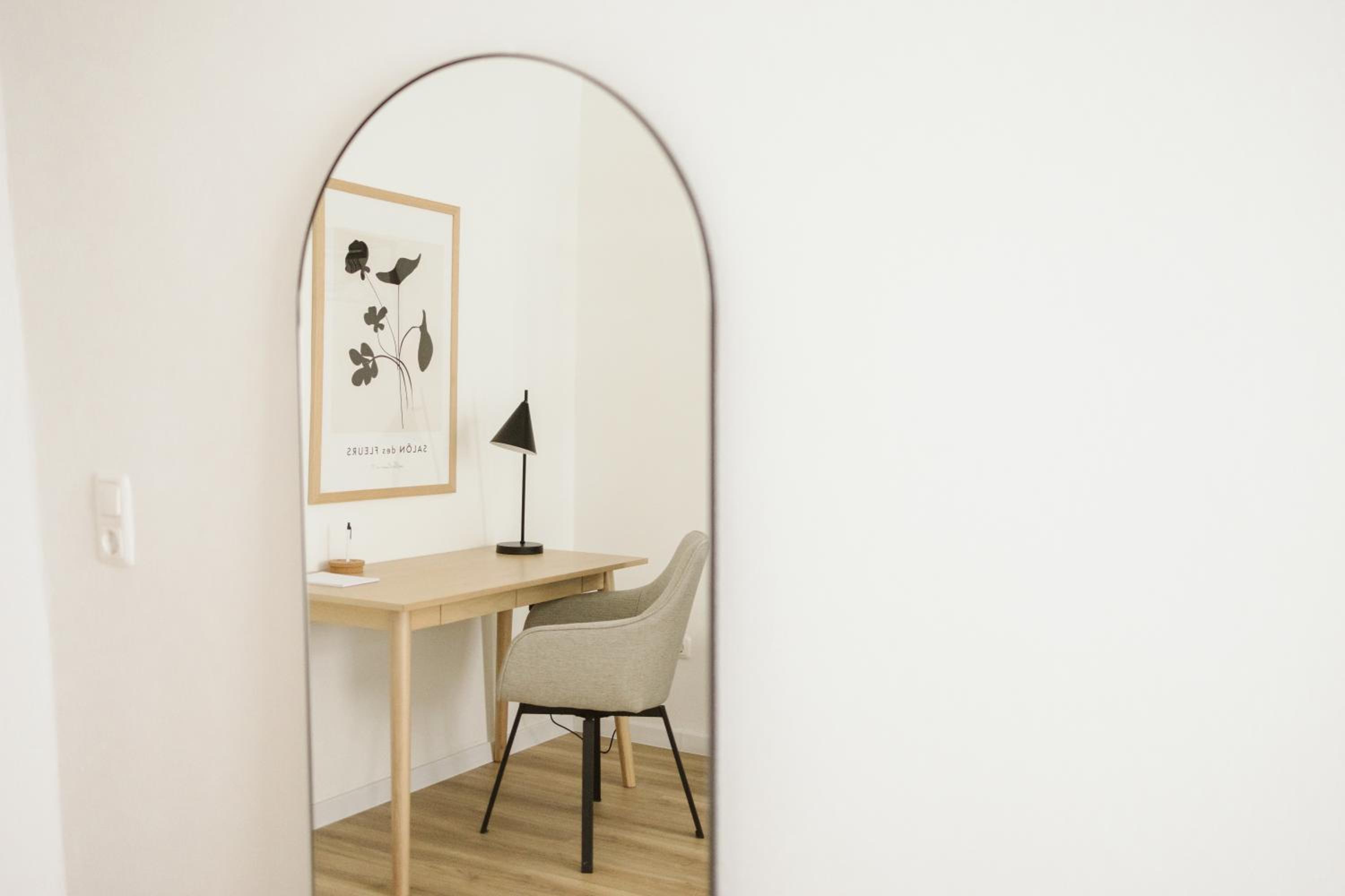 ApartNaest Radeberg - vollausgestattete 1 - bis 4-Zimmer Apartments l 24h Zugang per Code l Check-in Anleitung über Posteingang l Parkplatz auf Anfrage l F