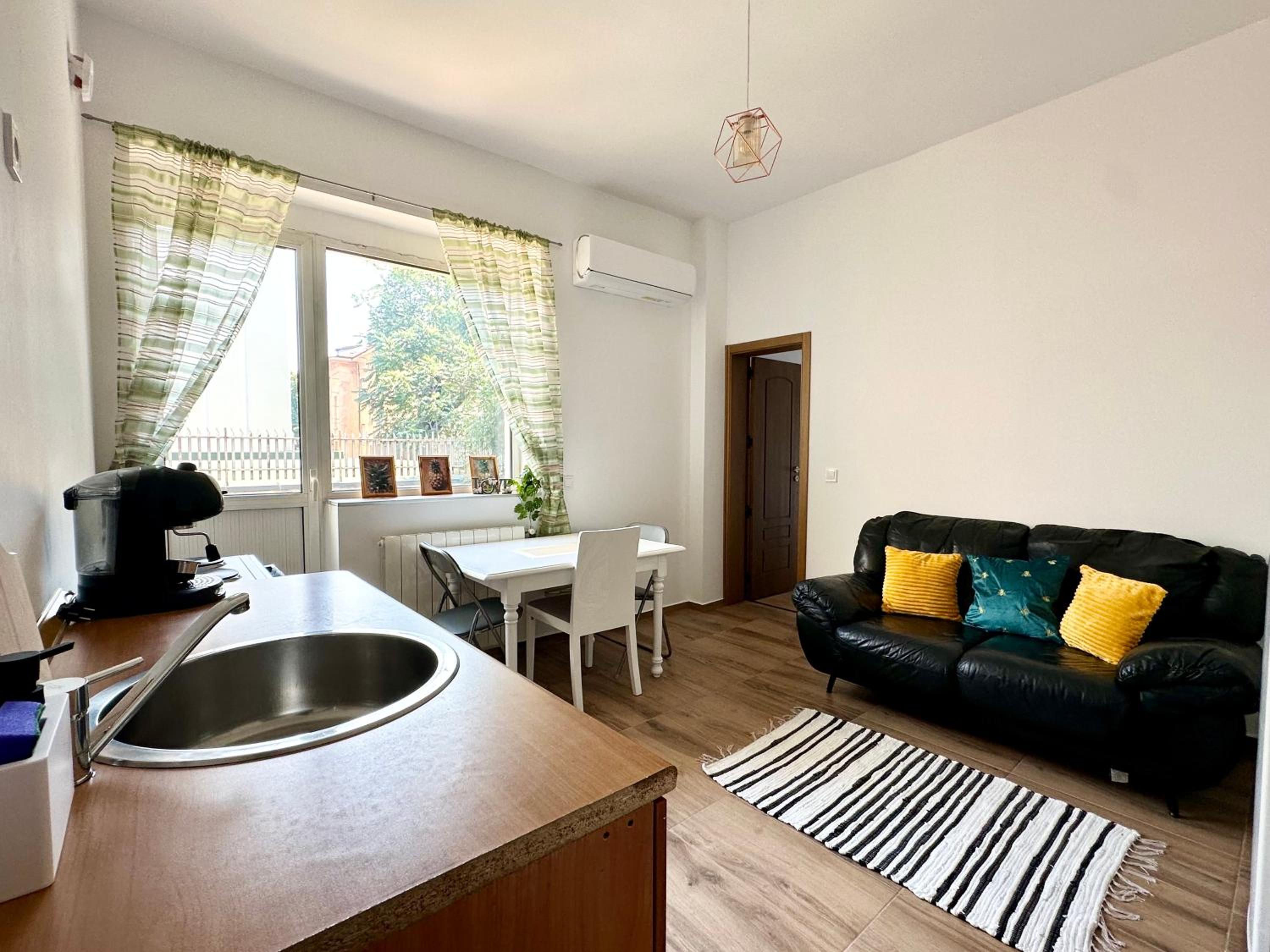 Bright, City Centre, 1BR Apartment , Next to Sofia University