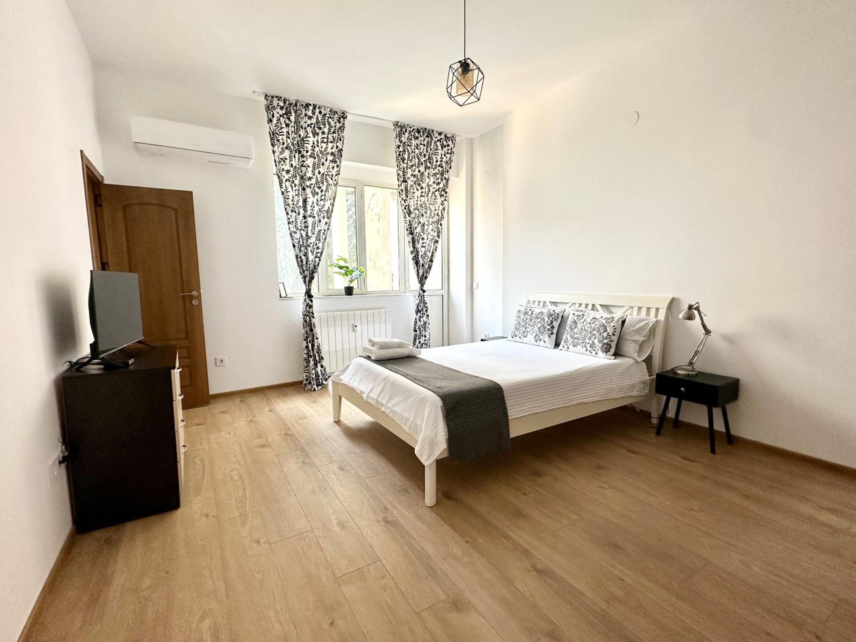 Bright, City Centre, 1BR Apartment , Next to Sofia University