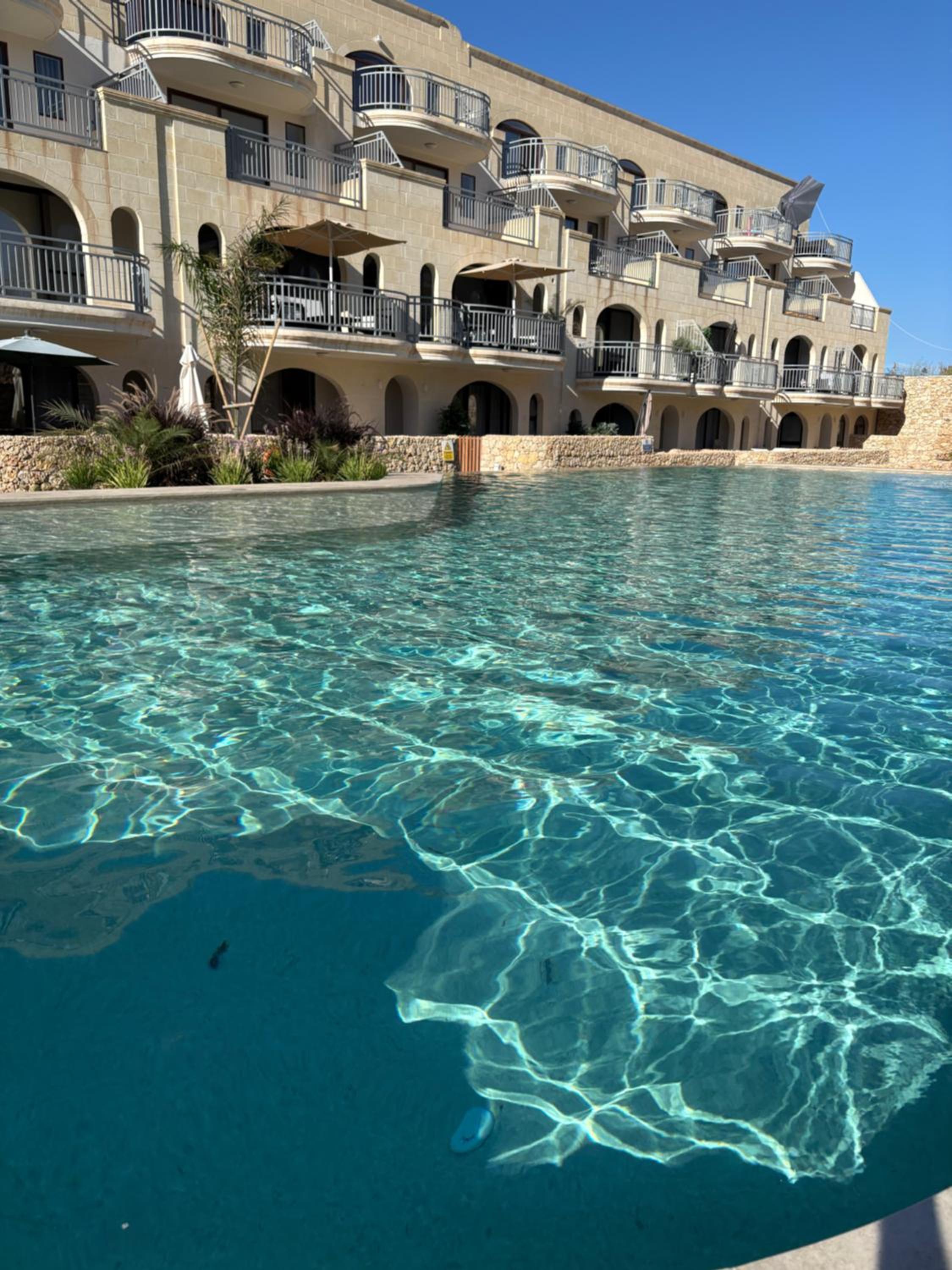 Luxury 3 Bed Apartment with Large Outdoor Pools and Gardens