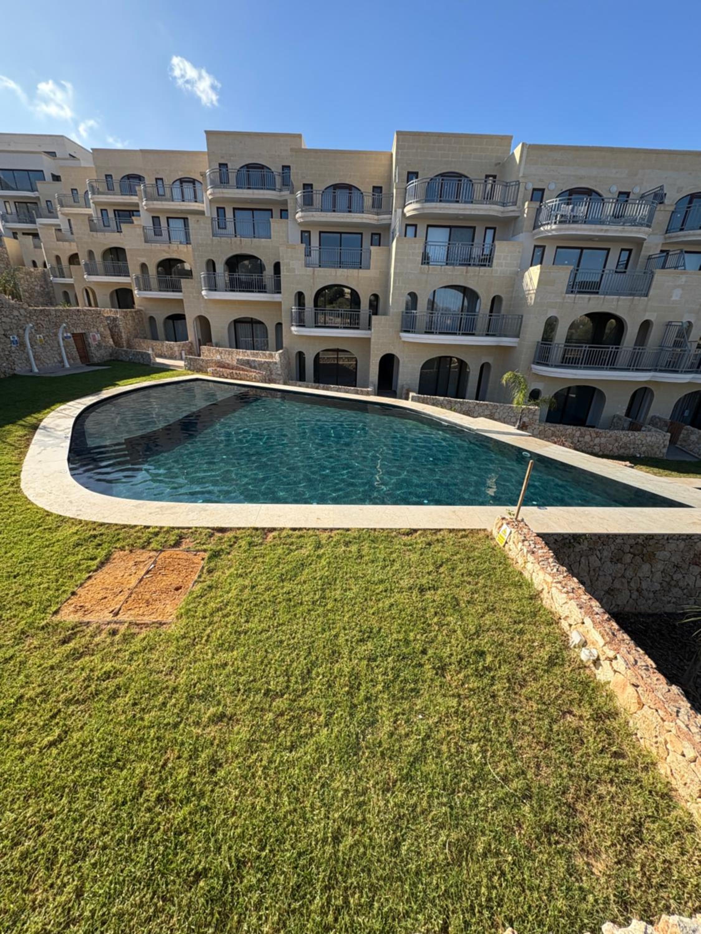 Luxury 3 Bed Apartment with Large Outdoor Pools and Gardens
